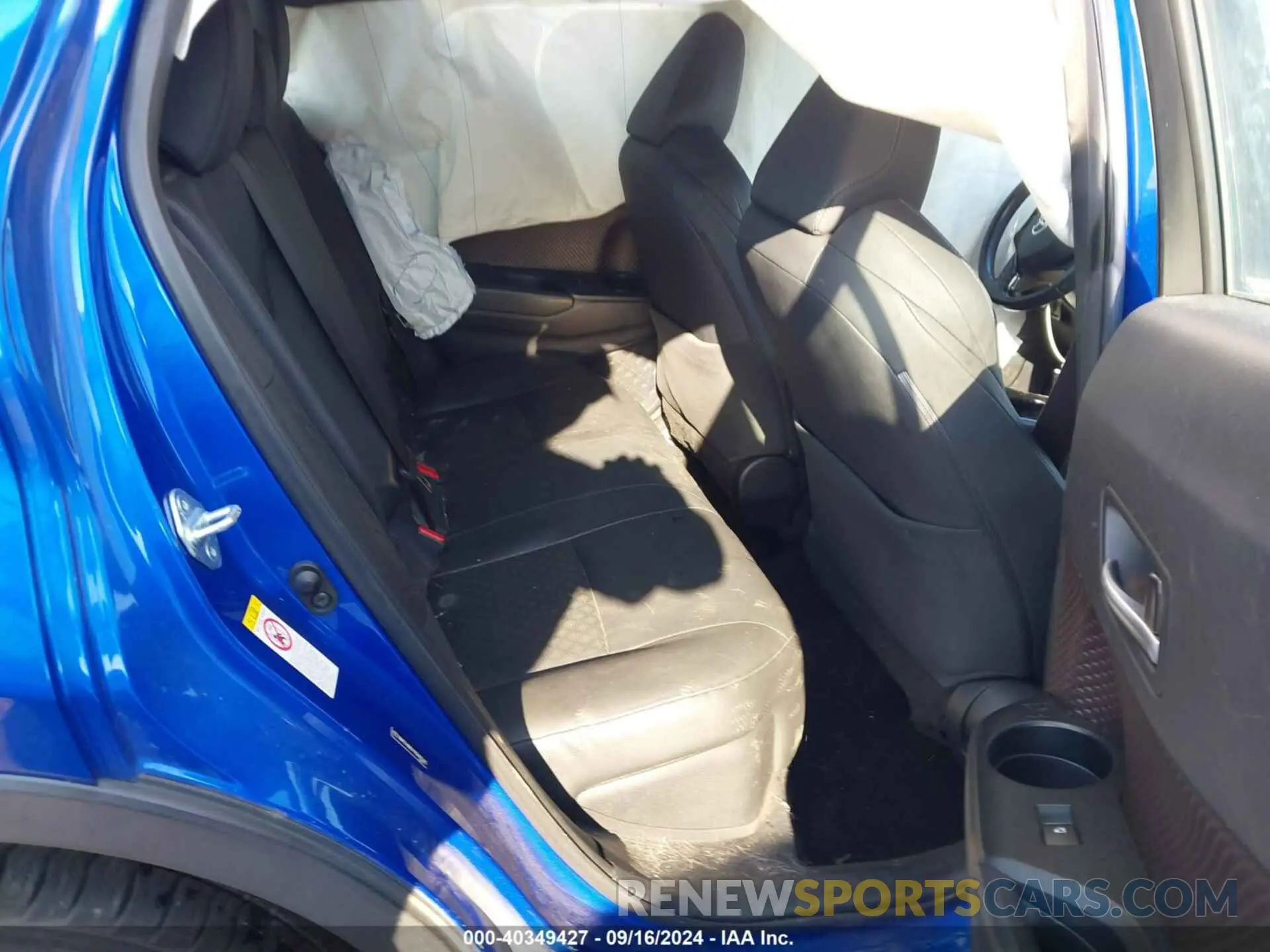 8 Photograph of a damaged car NMTKHMBX9KR083283 TOYOTA C-HR 2019