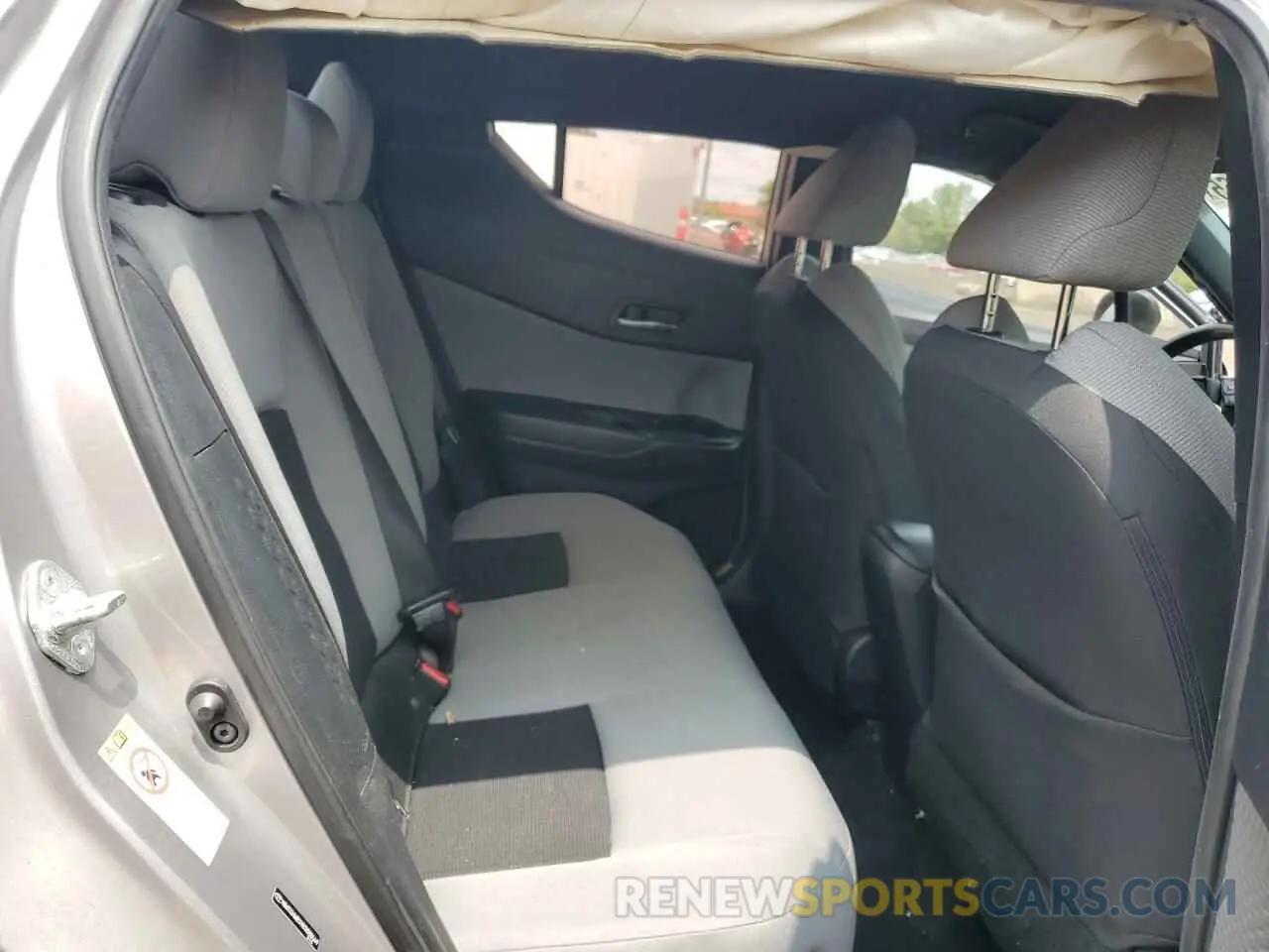 10 Photograph of a damaged car NMTKHMBX9KR088449 TOYOTA C-HR 2019