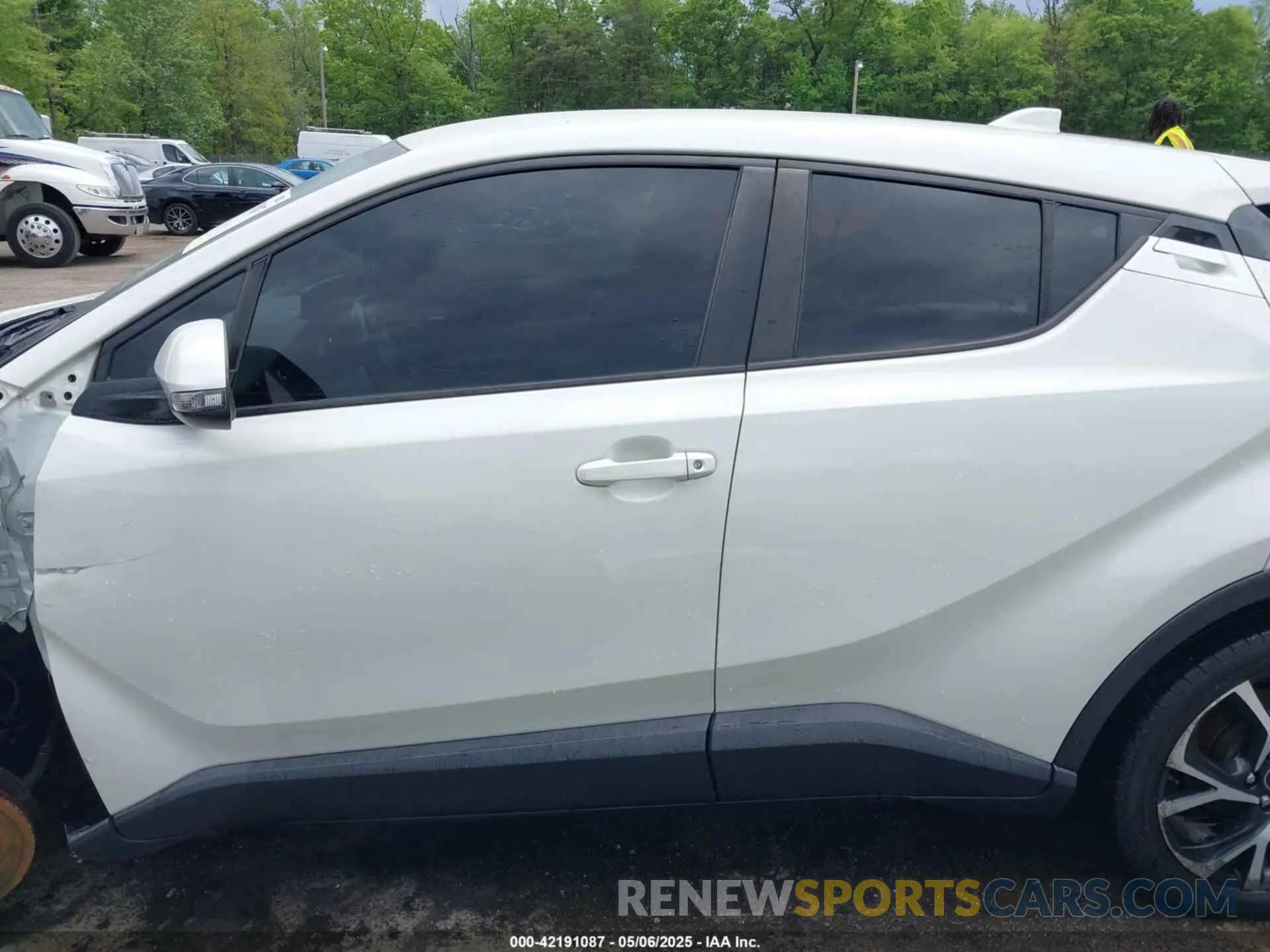 15 Photograph of a damaged car NMTKHMBX9KR095031 TOYOTA C-HR 2019