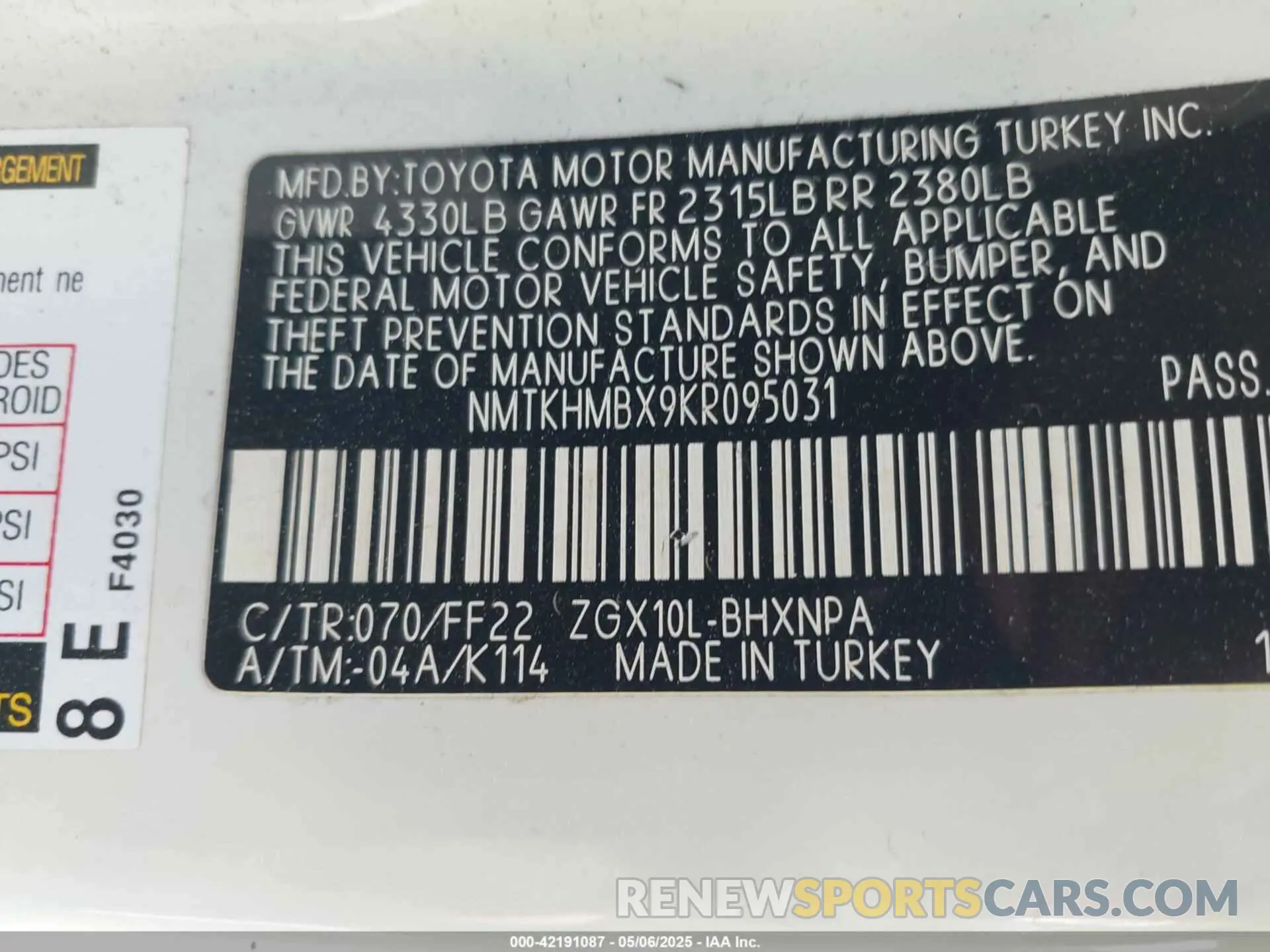 9 Photograph of a damaged car NMTKHMBX9KR095031 TOYOTA C-HR 2019