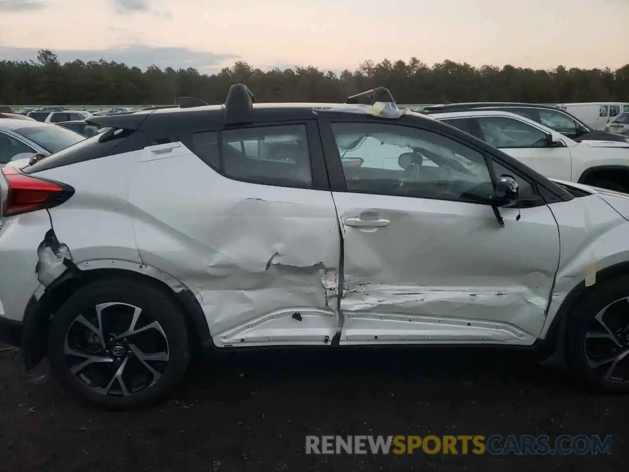 9 Photograph of a damaged car NMTKHMBX9KR097457 TOYOTA C-HR 2019