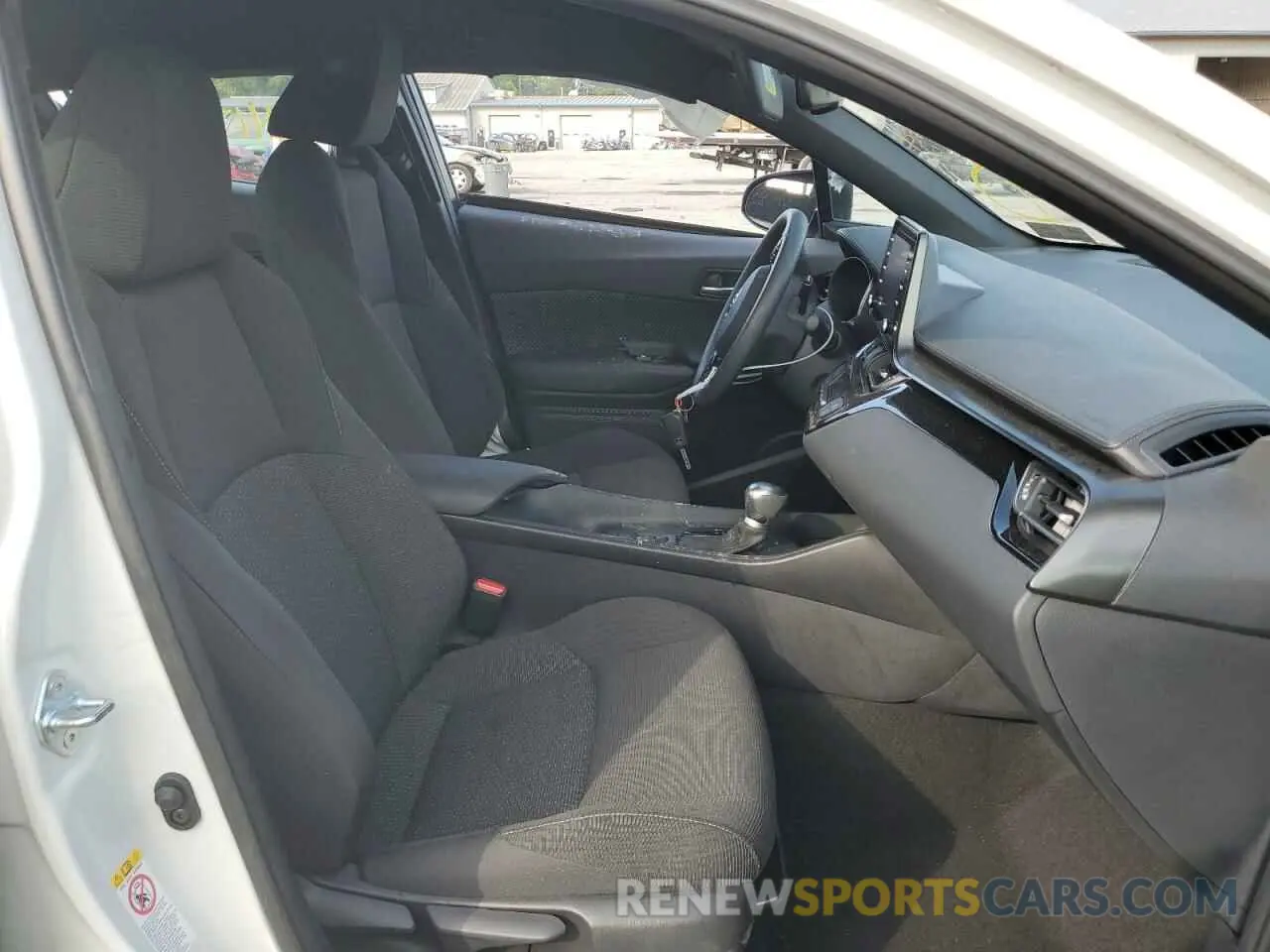 5 Photograph of a damaged car NMTKHMBXXKR083003 TOYOTA C-HR 2019