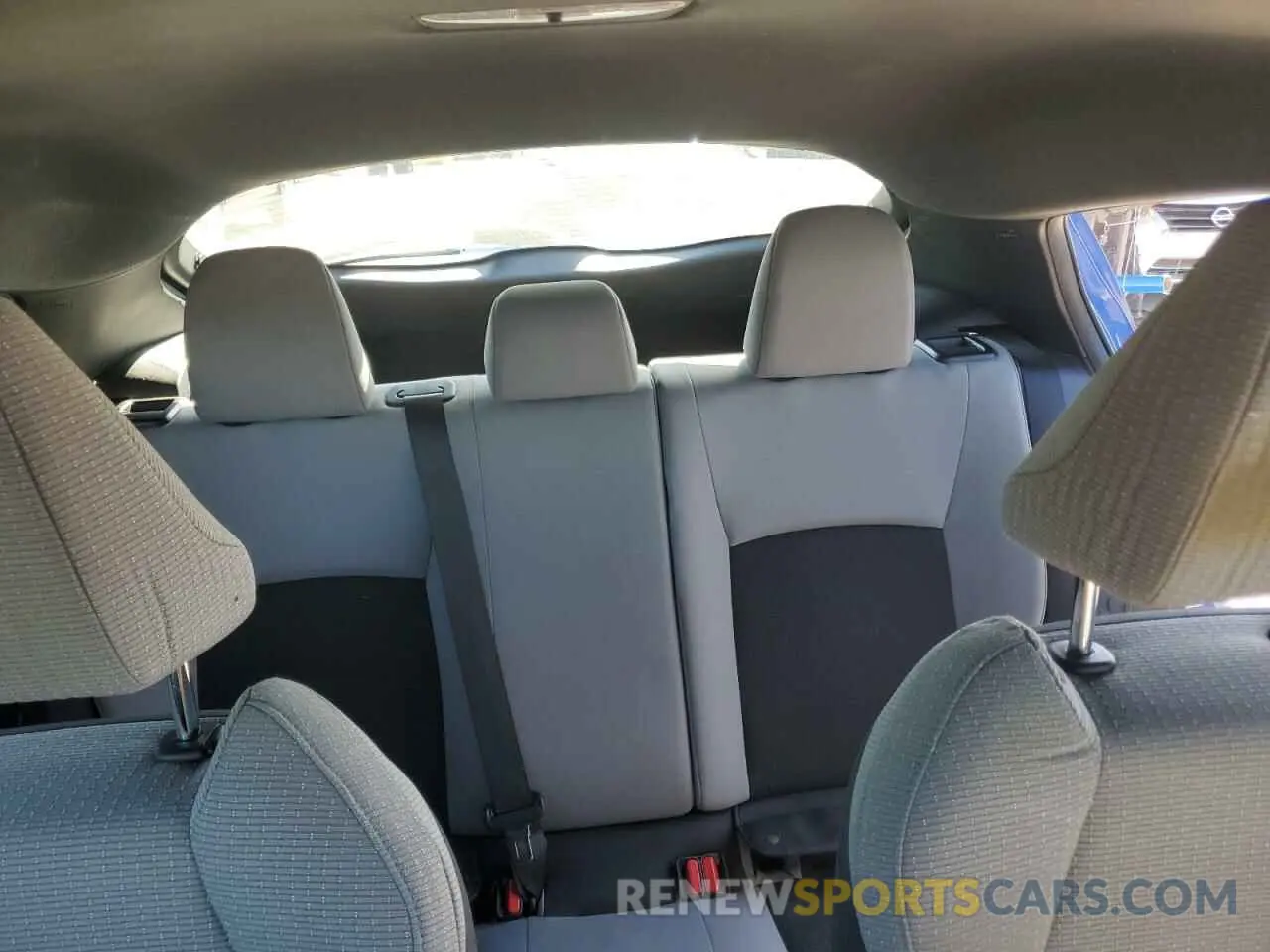 10 Photograph of a damaged car NMTKHMBXXKR083695 TOYOTA C-HR 2019