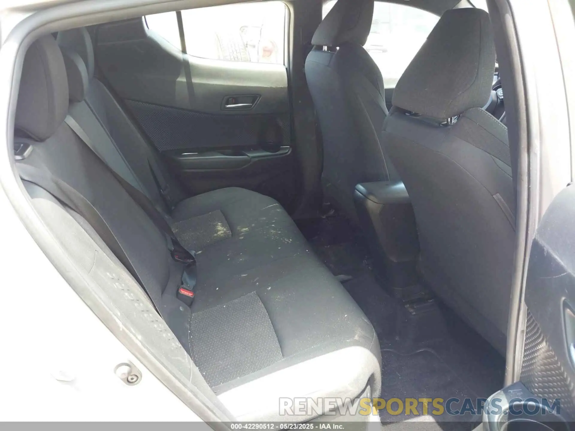 8 Photograph of a damaged car NMTKHMBXXKR095524 TOYOTA C-HR 2019