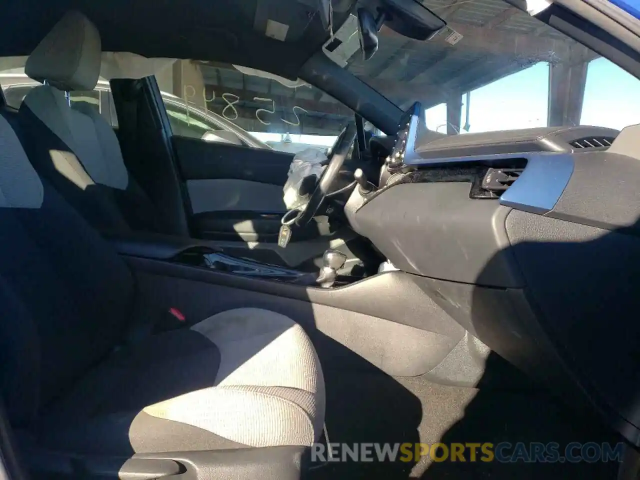 5 Photograph of a damaged car NMTKHMBXXKR099637 TOYOTA C-HR 2019