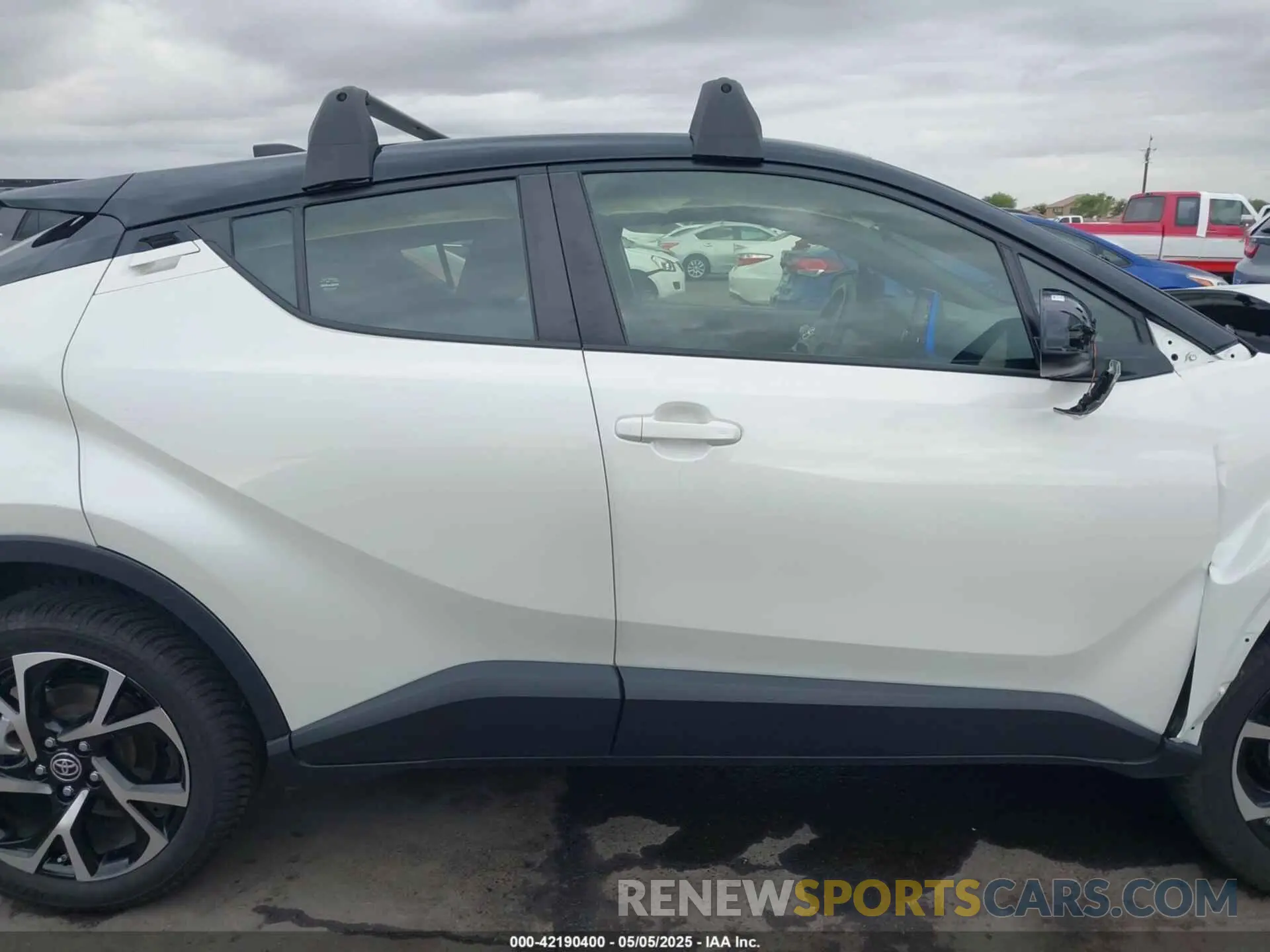 13 Photograph of a damaged car JTNKHMBX0L1069221 TOYOTA C-HR 2020