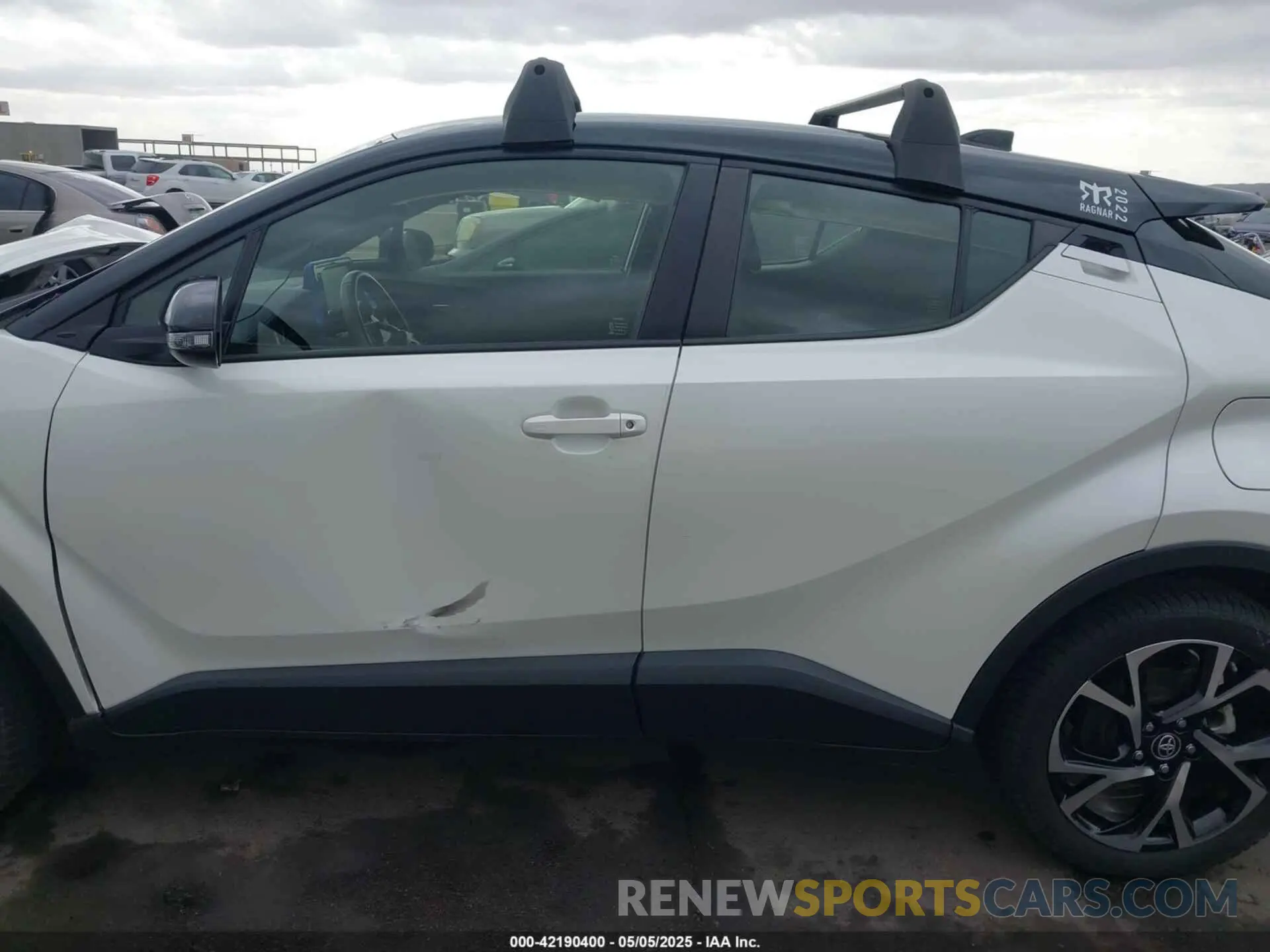 14 Photograph of a damaged car JTNKHMBX0L1069221 TOYOTA C-HR 2020