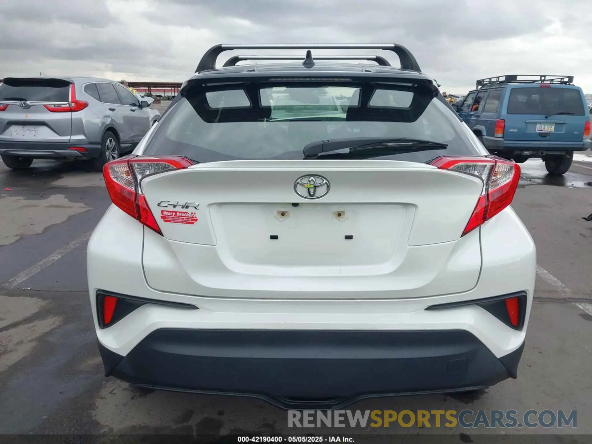 16 Photograph of a damaged car JTNKHMBX0L1069221 TOYOTA C-HR 2020