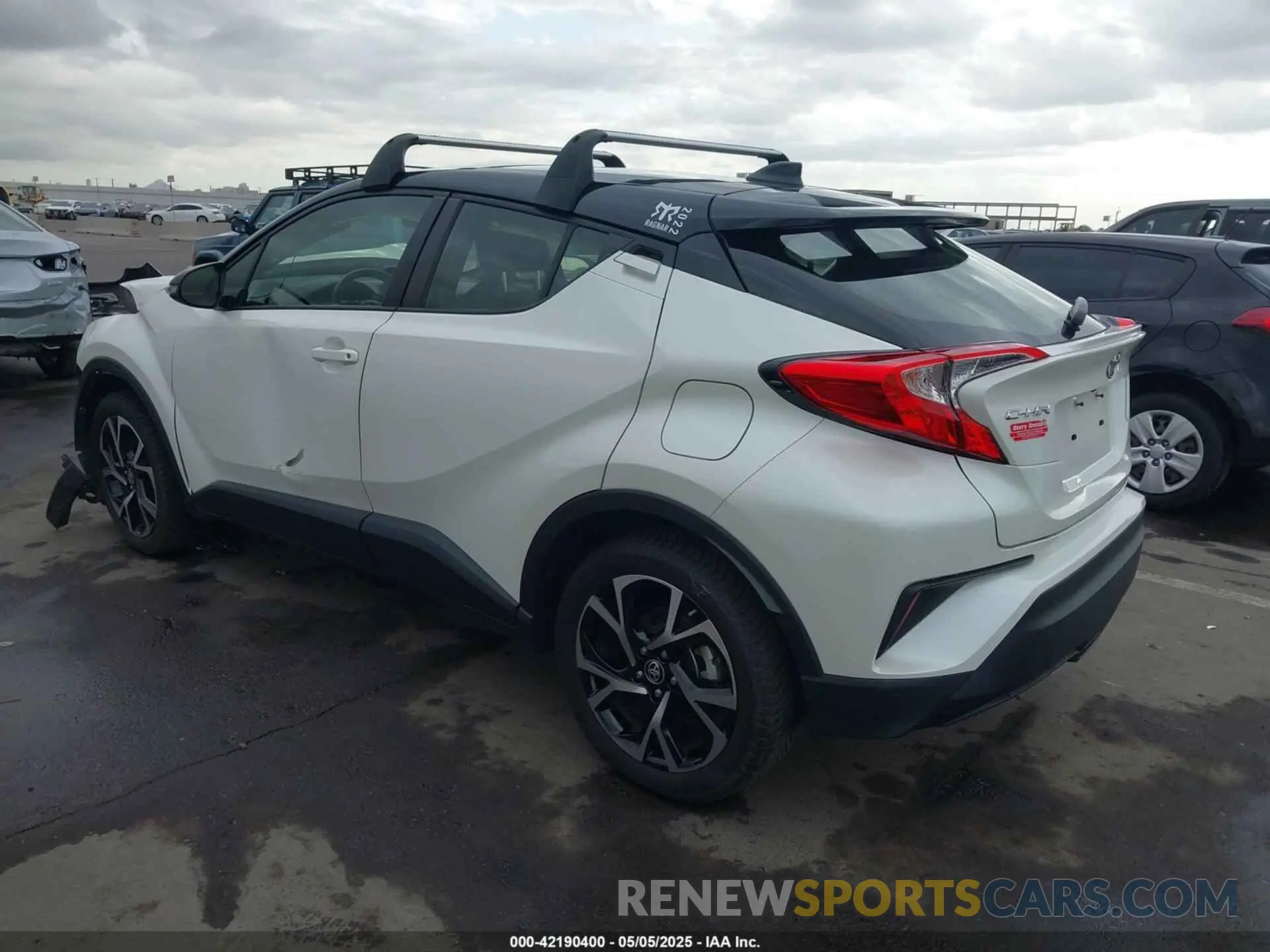 3 Photograph of a damaged car JTNKHMBX0L1069221 TOYOTA C-HR 2020