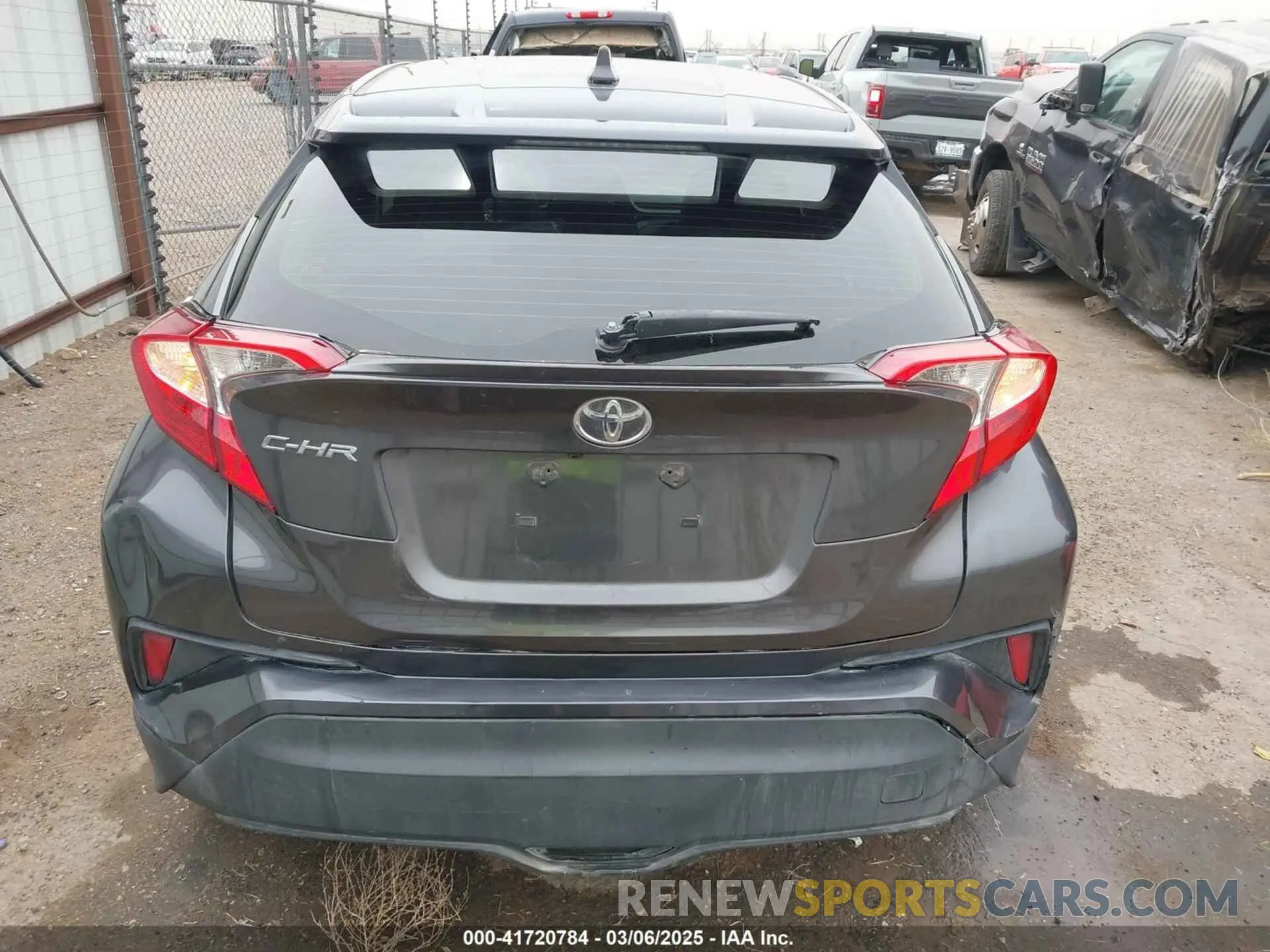 16 Photograph of a damaged car JTNKHMBX0L1073916 TOYOTA C-HR 2020