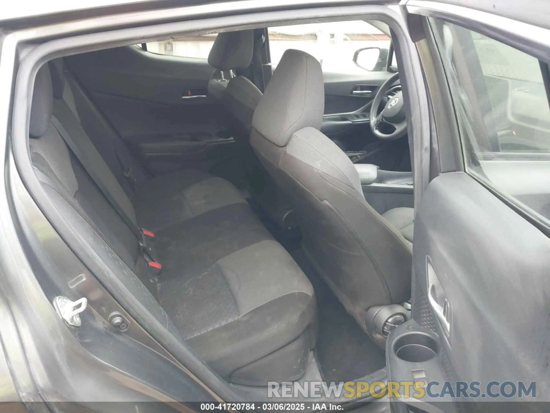 8 Photograph of a damaged car JTNKHMBX0L1073916 TOYOTA C-HR 2020