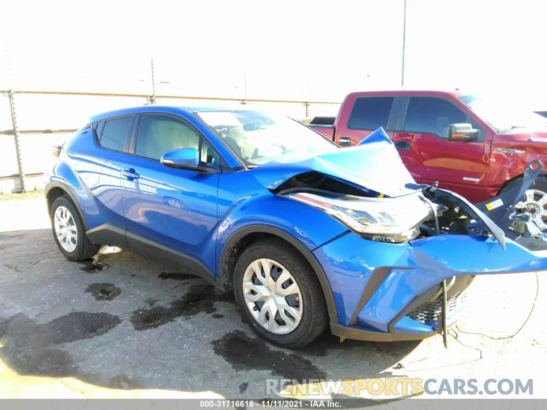 1 Photograph of a damaged car JTNKHMBX0L1075245 TOYOTA C-HR 2020