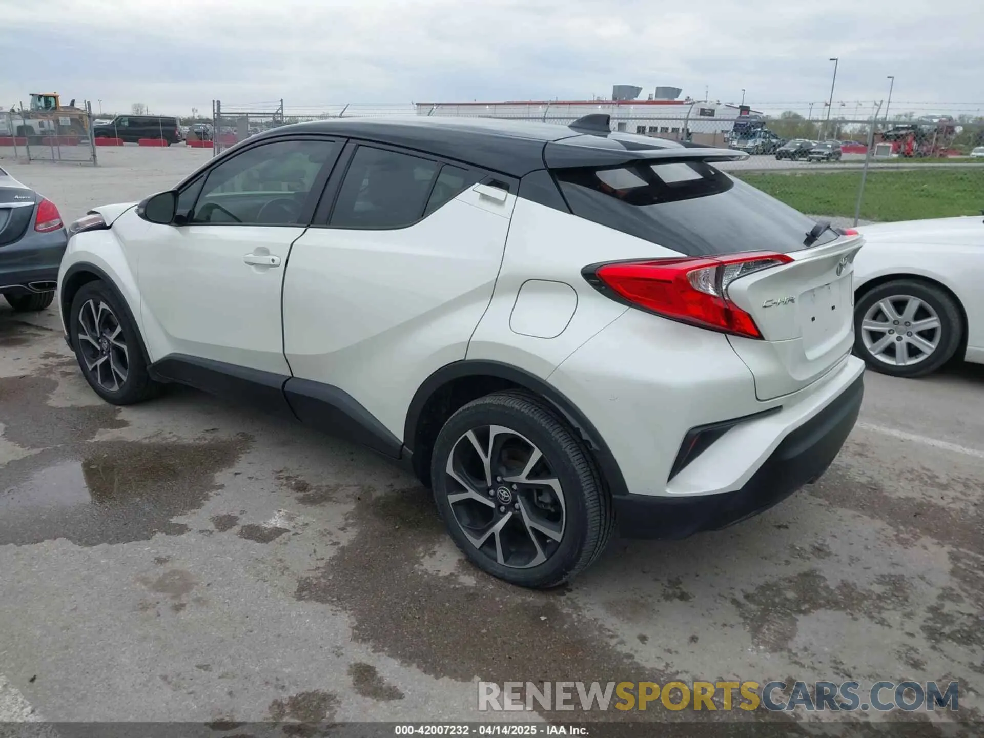 3 Photograph of a damaged car JTNKHMBX1L1066943 TOYOTA C-HR 2020