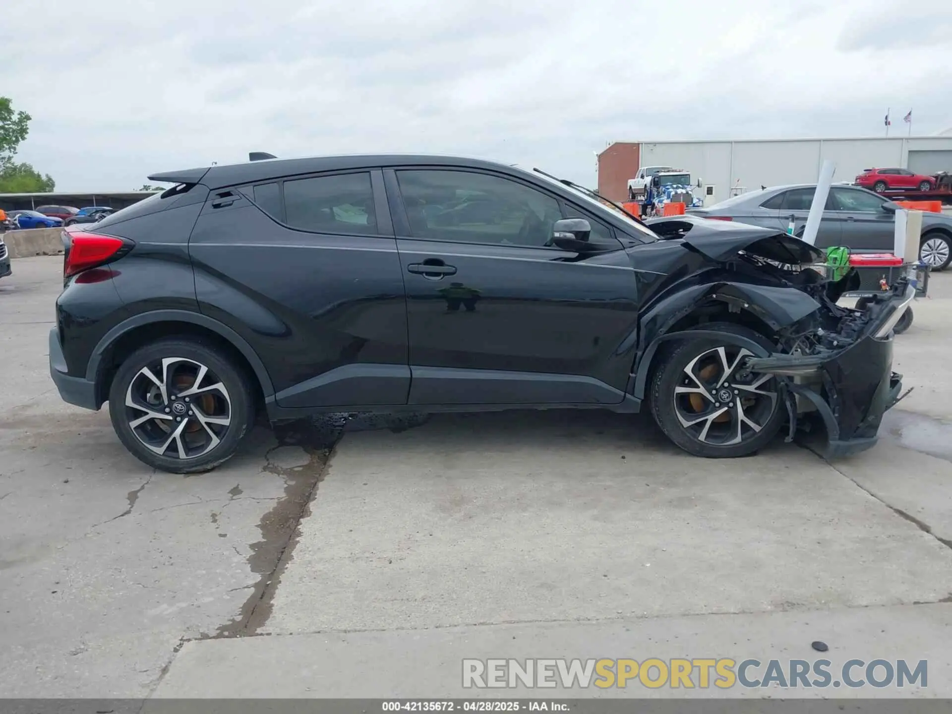 13 Photograph of a damaged car JTNKHMBX1L1074377 TOYOTA C-HR 2020