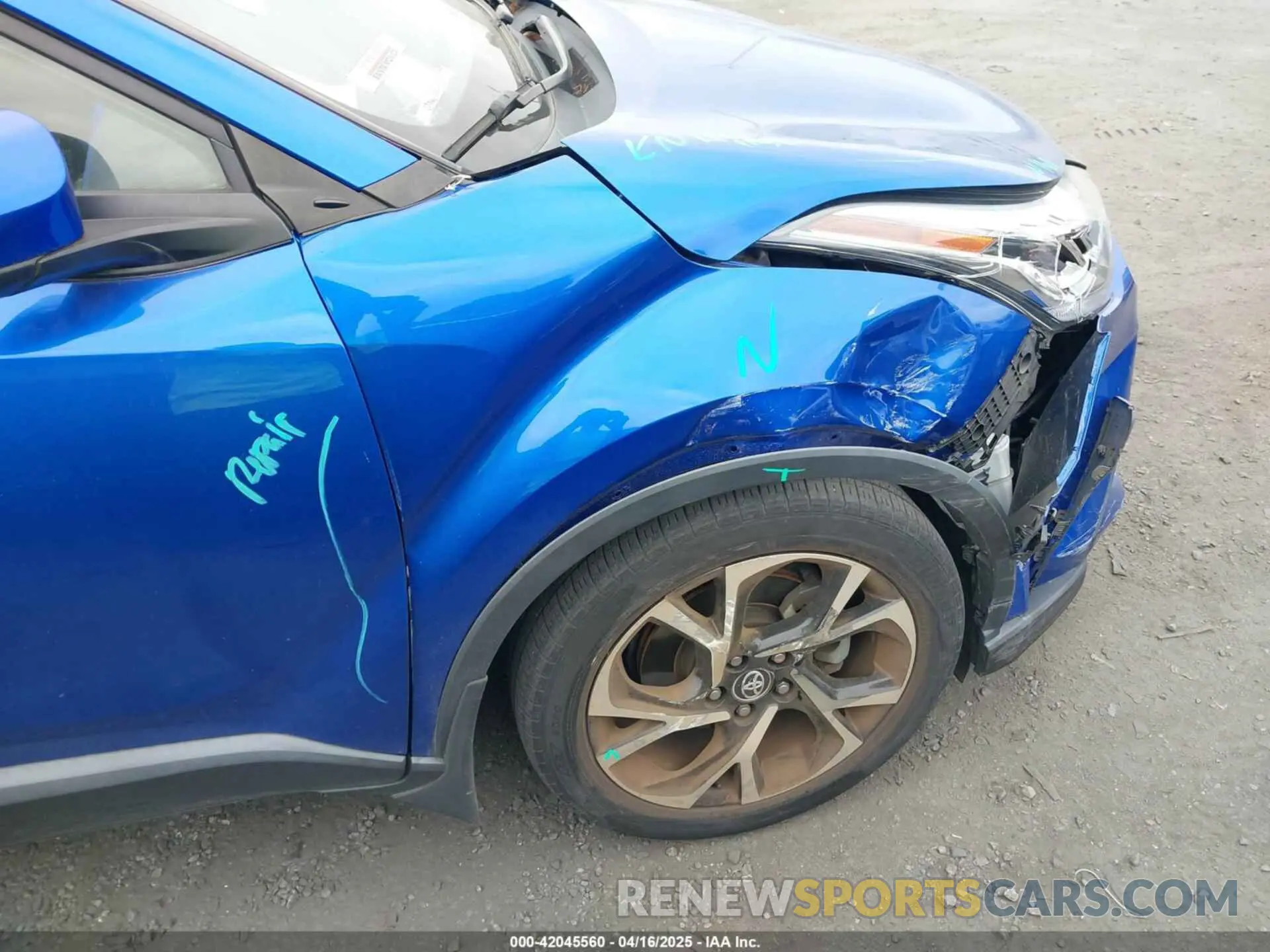 12 Photograph of a damaged car JTNKHMBX1L1077246 TOYOTA C-HR 2020