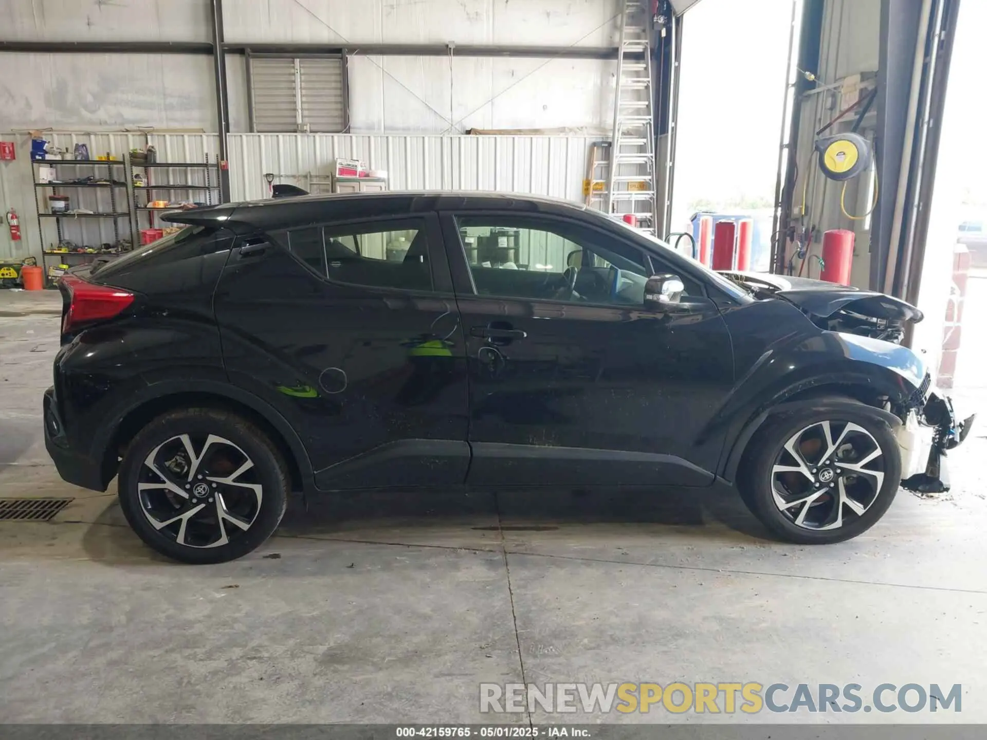 14 Photograph of a damaged car JTNKHMBX1L1077957 TOYOTA C-HR 2020