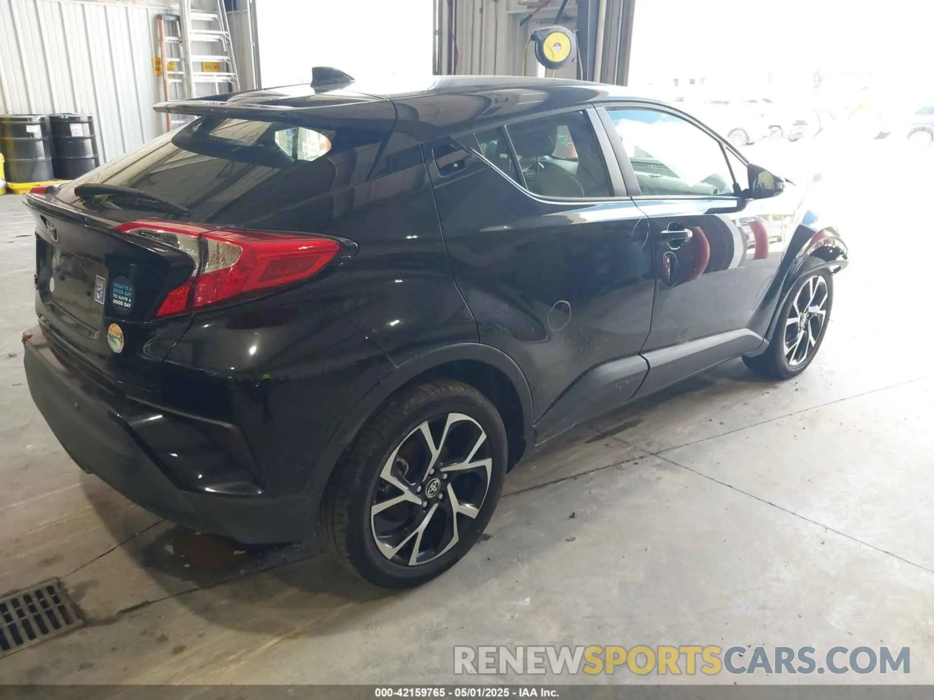 4 Photograph of a damaged car JTNKHMBX1L1077957 TOYOTA C-HR 2020