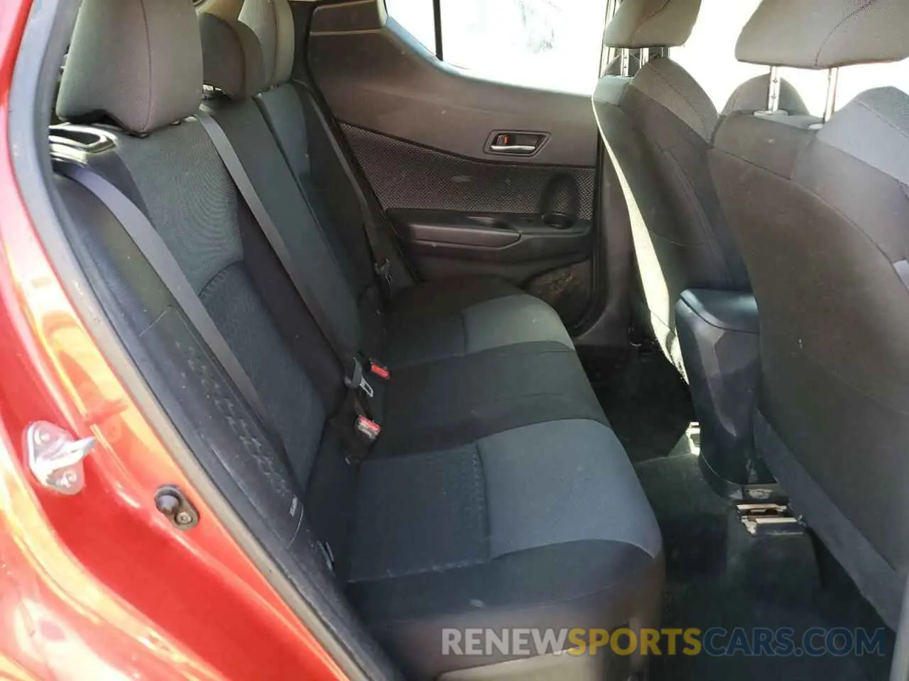 11 Photograph of a damaged car JTNKHMBX1L1083211 TOYOTA C-HR 2020