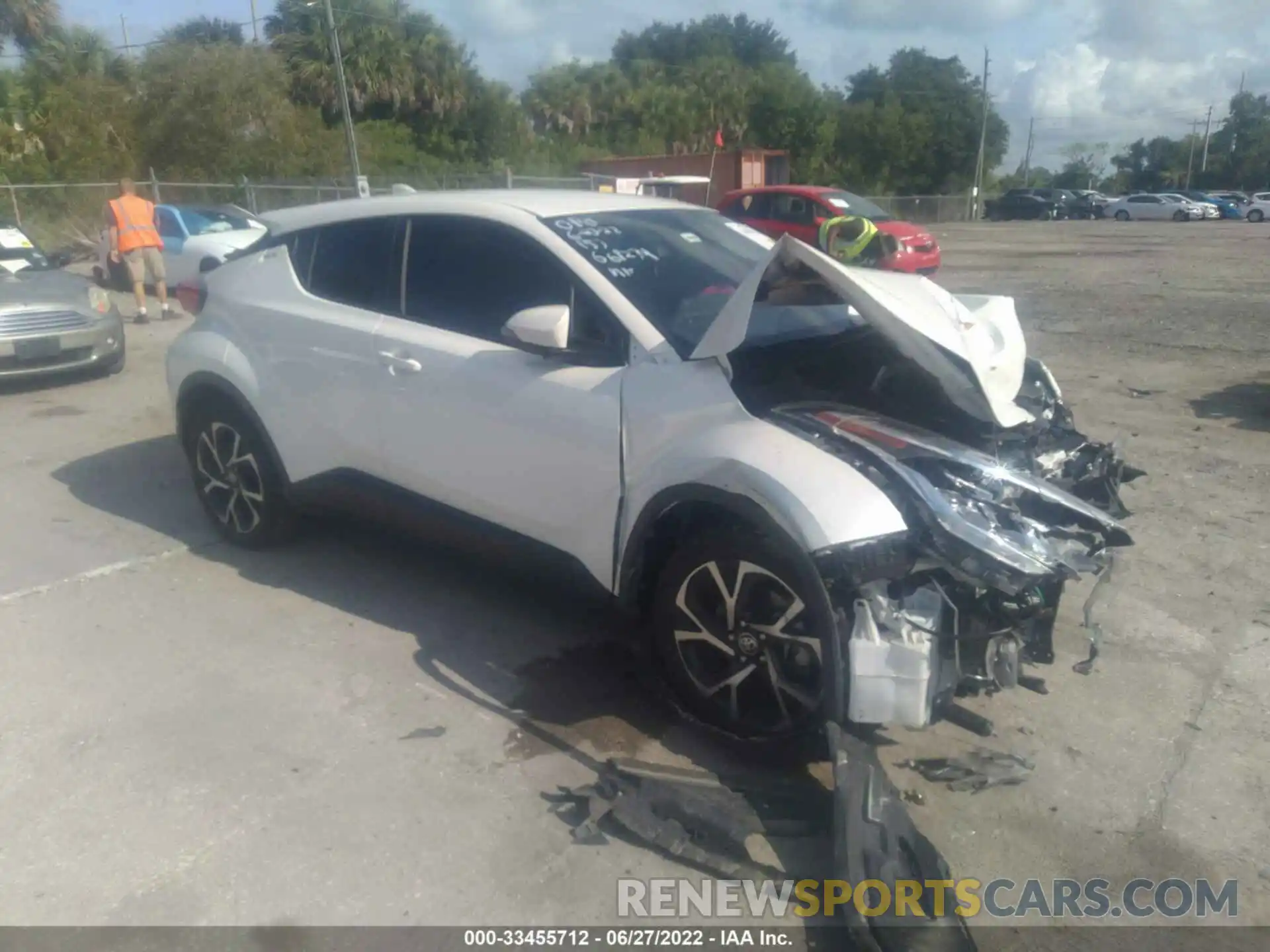 1 Photograph of a damaged car JTNKHMBX1L1090482 TOYOTA C-HR 2020