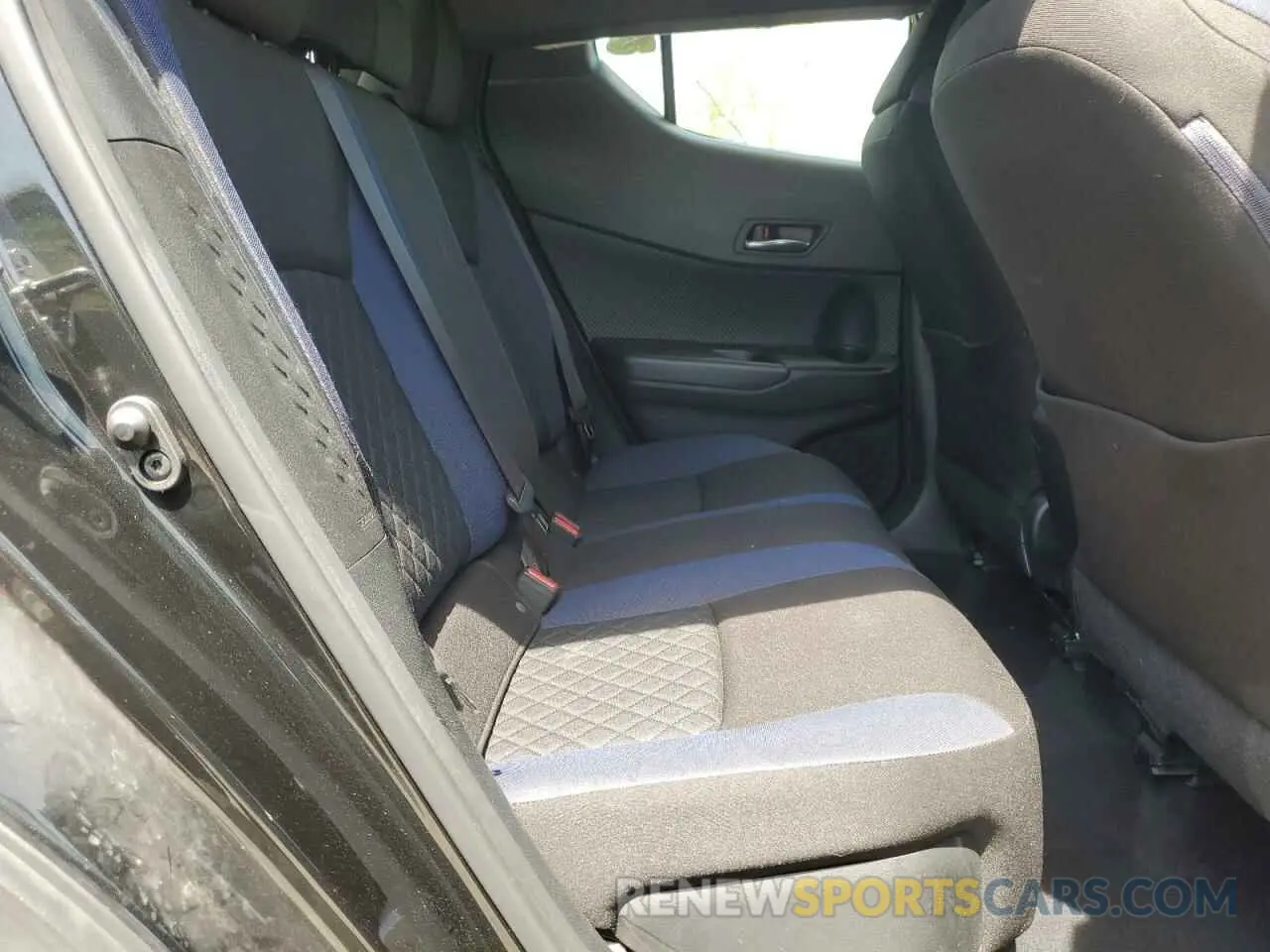 11 Photograph of a damaged car JTNKHMBX1L1093317 TOYOTA C-HR 2020