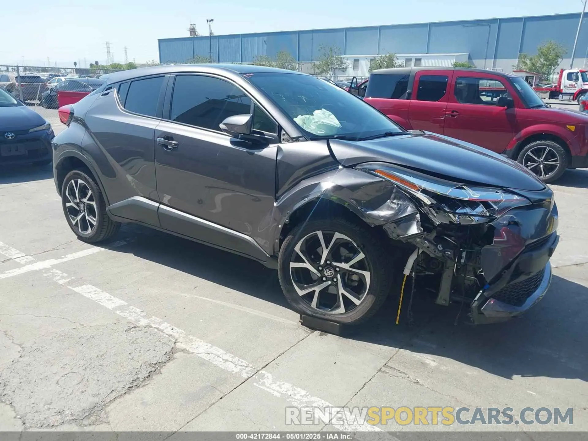 1 Photograph of a damaged car JTNKHMBX2L1070998 TOYOTA C-HR 2020