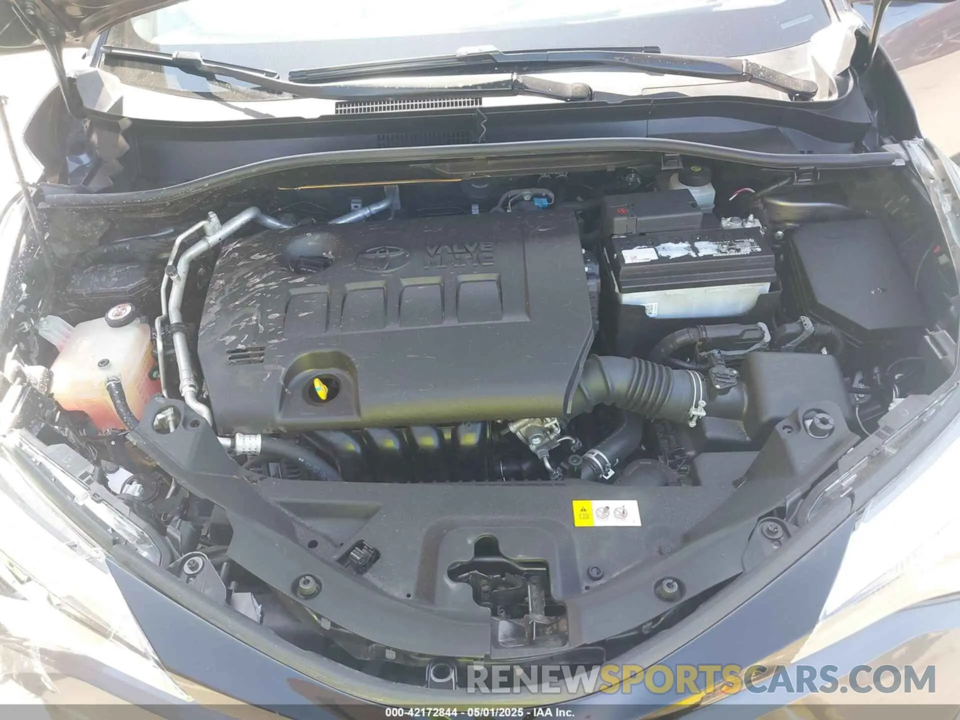 10 Photograph of a damaged car JTNKHMBX2L1070998 TOYOTA C-HR 2020