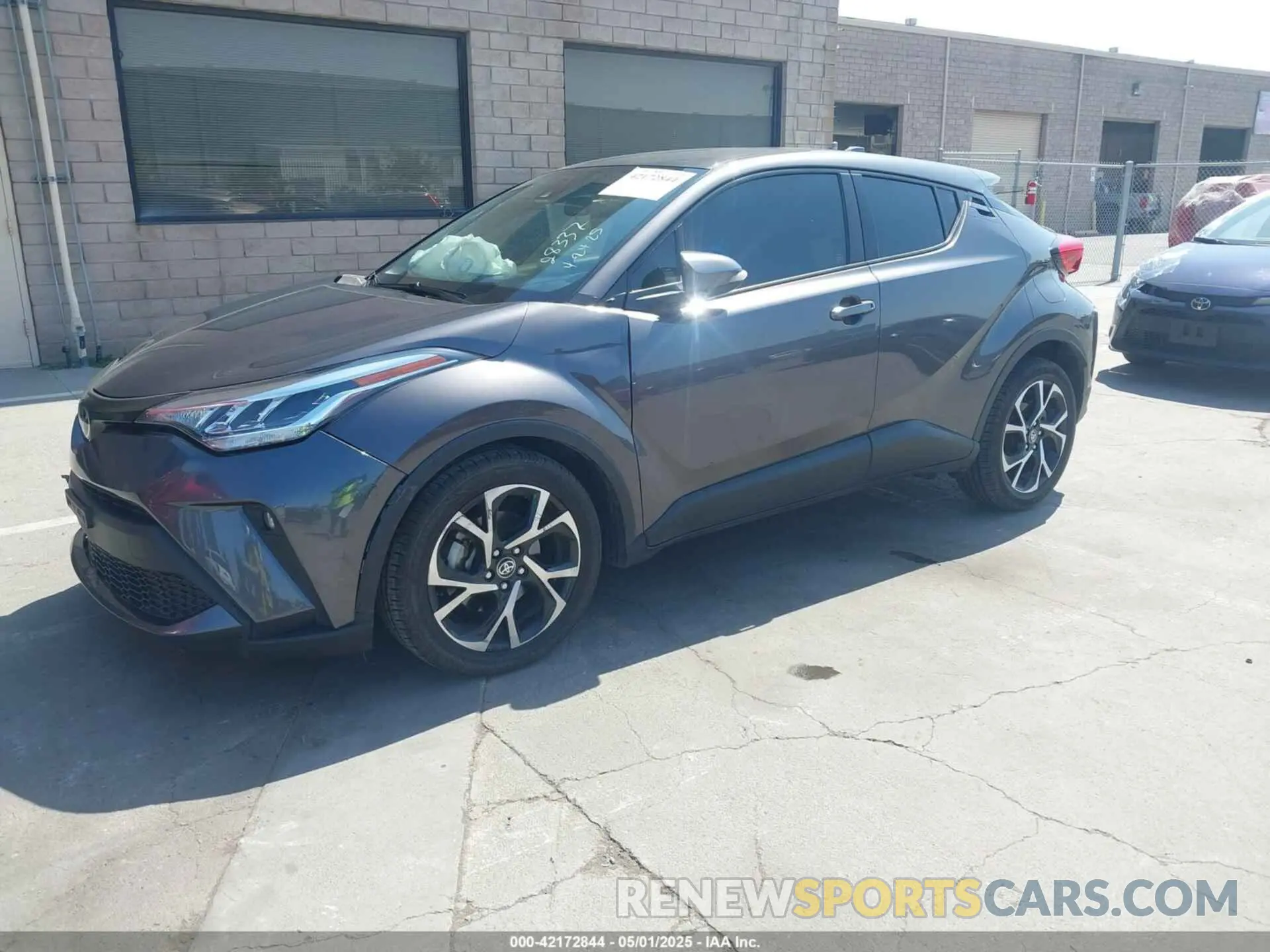 2 Photograph of a damaged car JTNKHMBX2L1070998 TOYOTA C-HR 2020