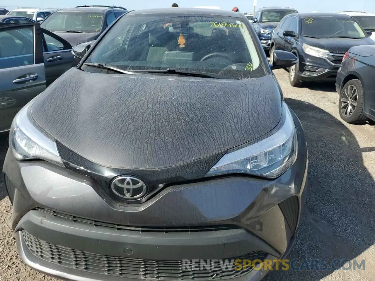 5 Photograph of a damaged car JTNKHMBX2L1071388 TOYOTA C-HR 2020