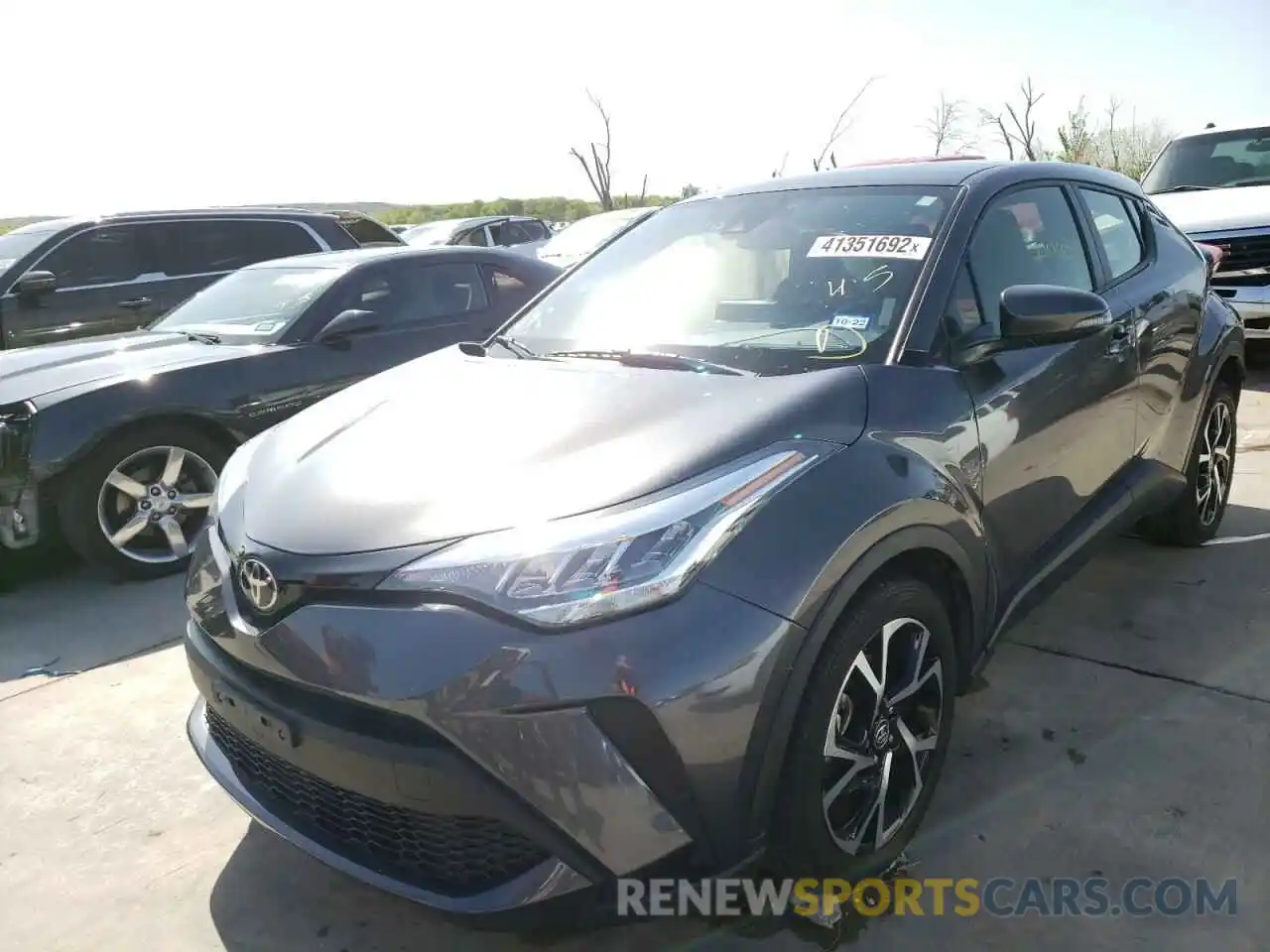 2 Photograph of a damaged car JTNKHMBX2L1073240 TOYOTA C-HR 2020