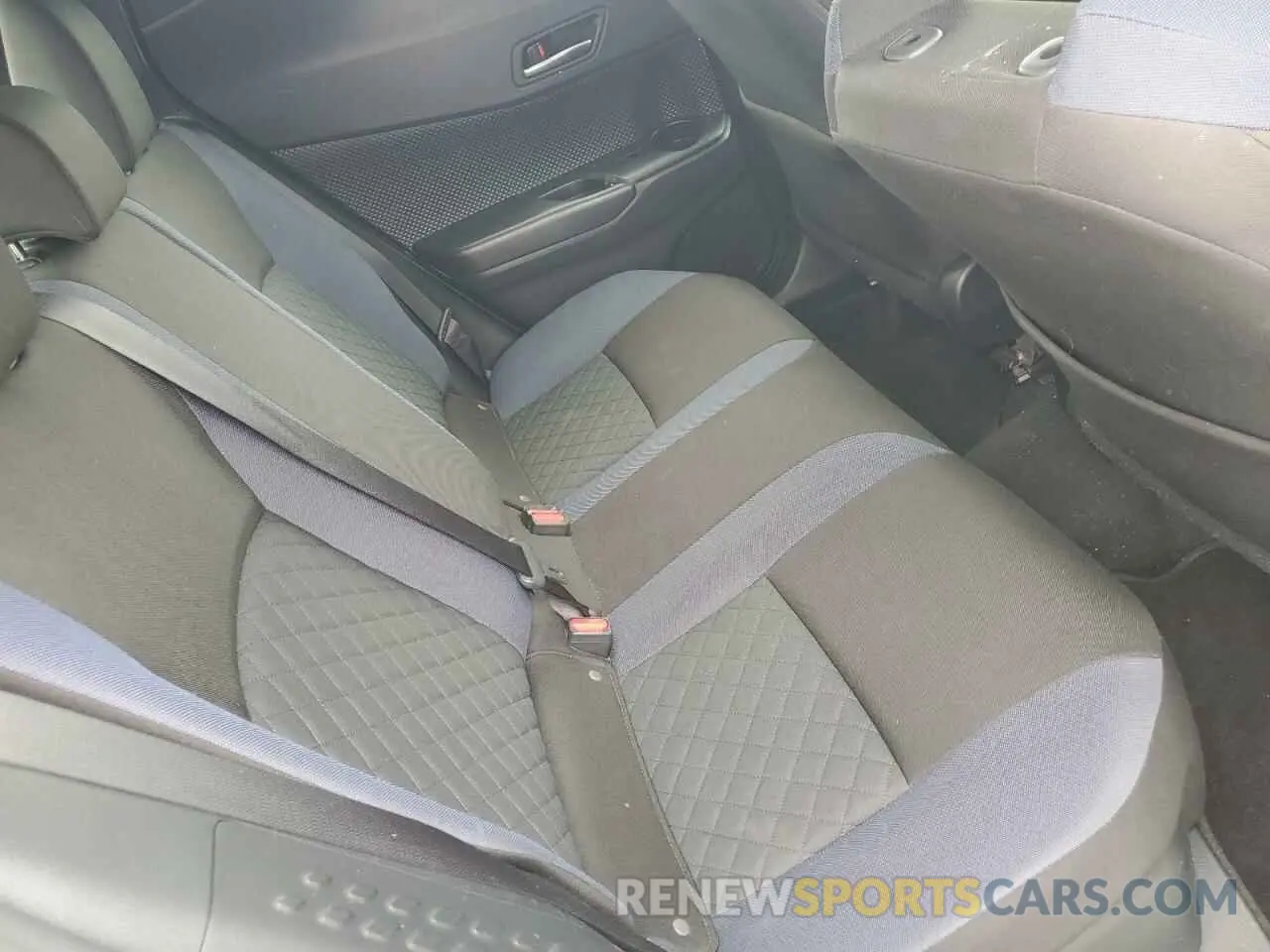 11 Photograph of a damaged car JTNKHMBX2L1074341 TOYOTA C-HR 2020