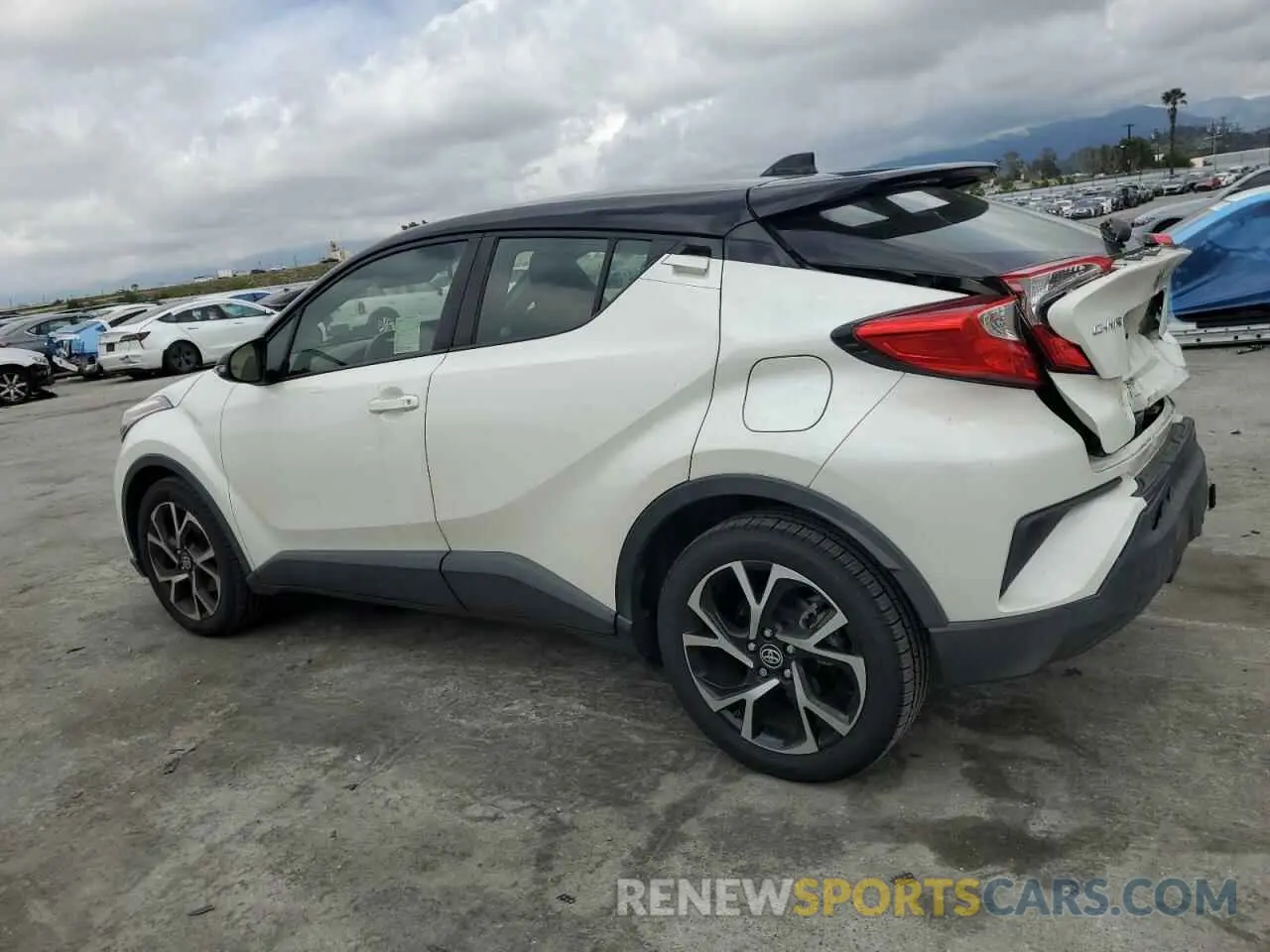 2 Photograph of a damaged car JTNKHMBX2L1074341 TOYOTA C-HR 2020