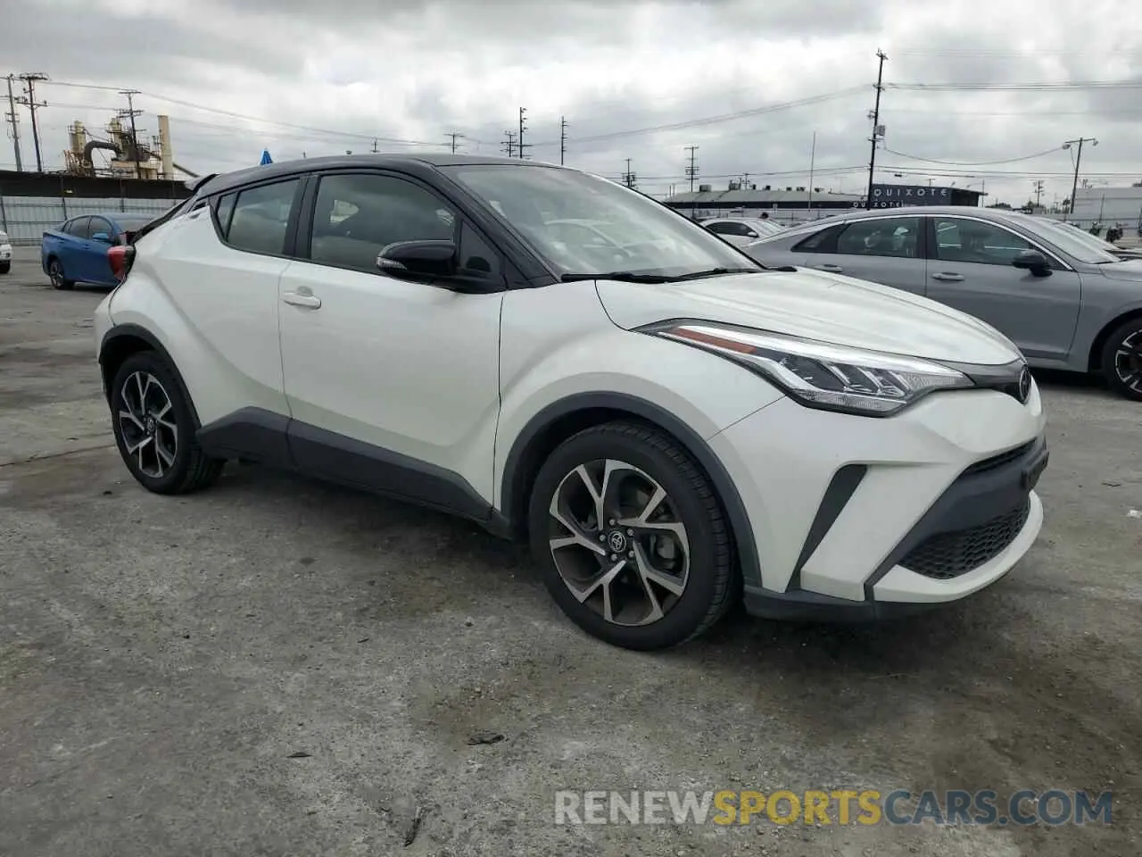 4 Photograph of a damaged car JTNKHMBX2L1074341 TOYOTA C-HR 2020