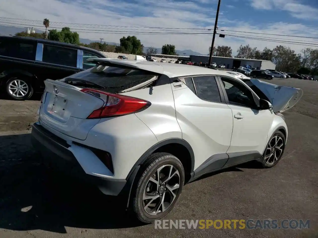 4 Photograph of a damaged car JTNKHMBX2L1081919 TOYOTA C-HR 2020