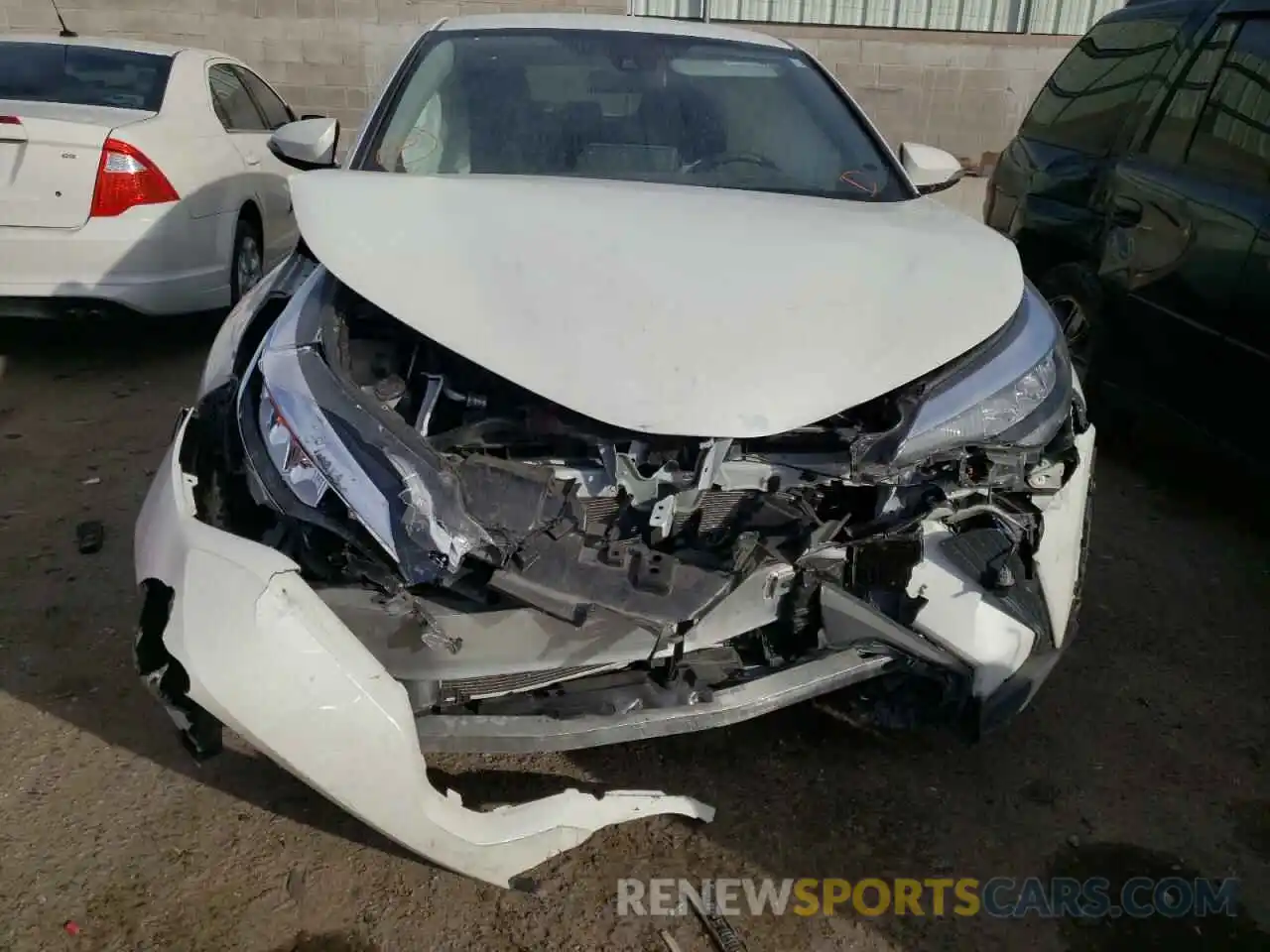 9 Photograph of a damaged car JTNKHMBX2L1089549 TOYOTA C-HR 2020