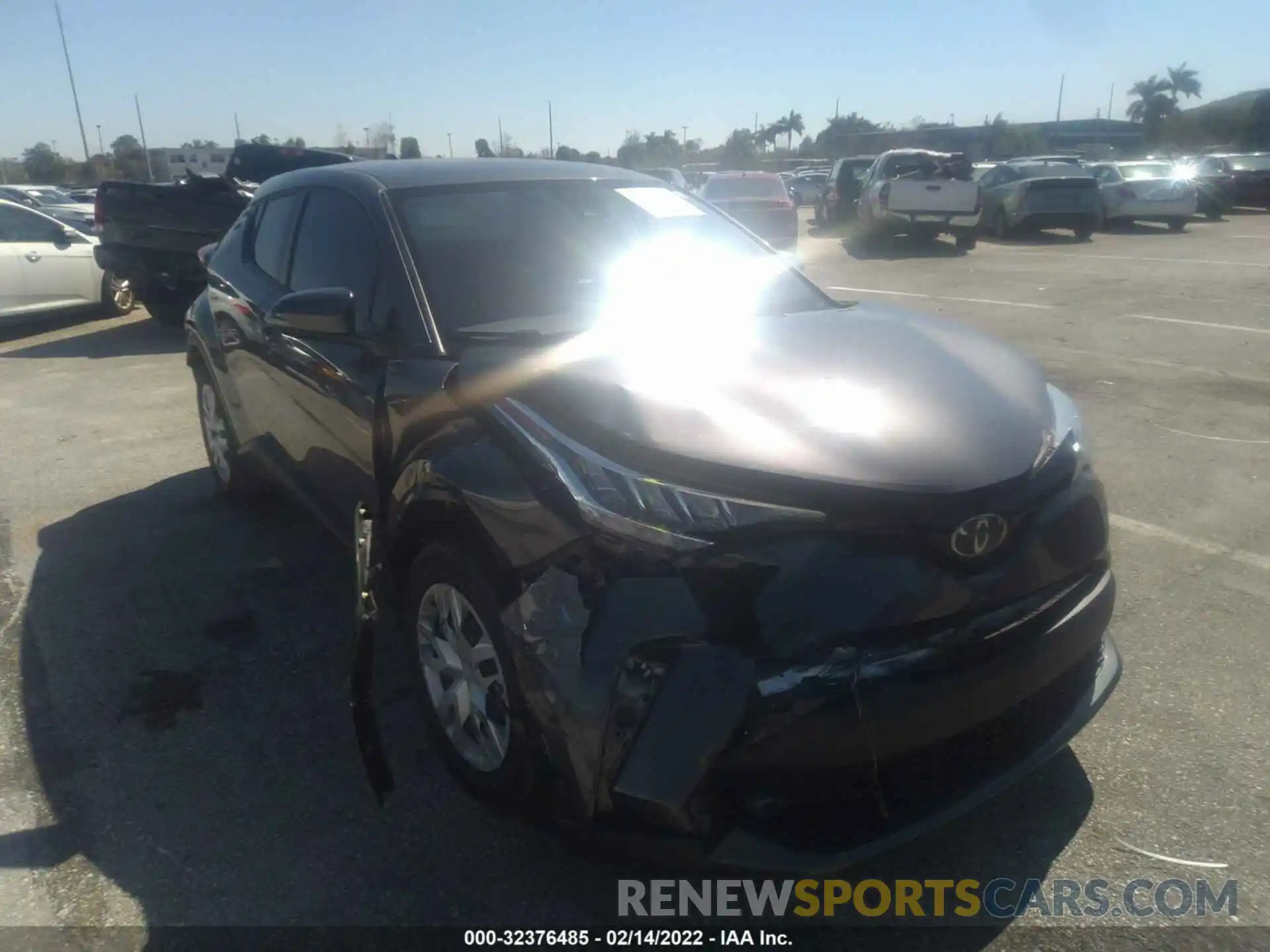 6 Photograph of a damaged car JTNKHMBX2L1092452 TOYOTA C-HR 2020