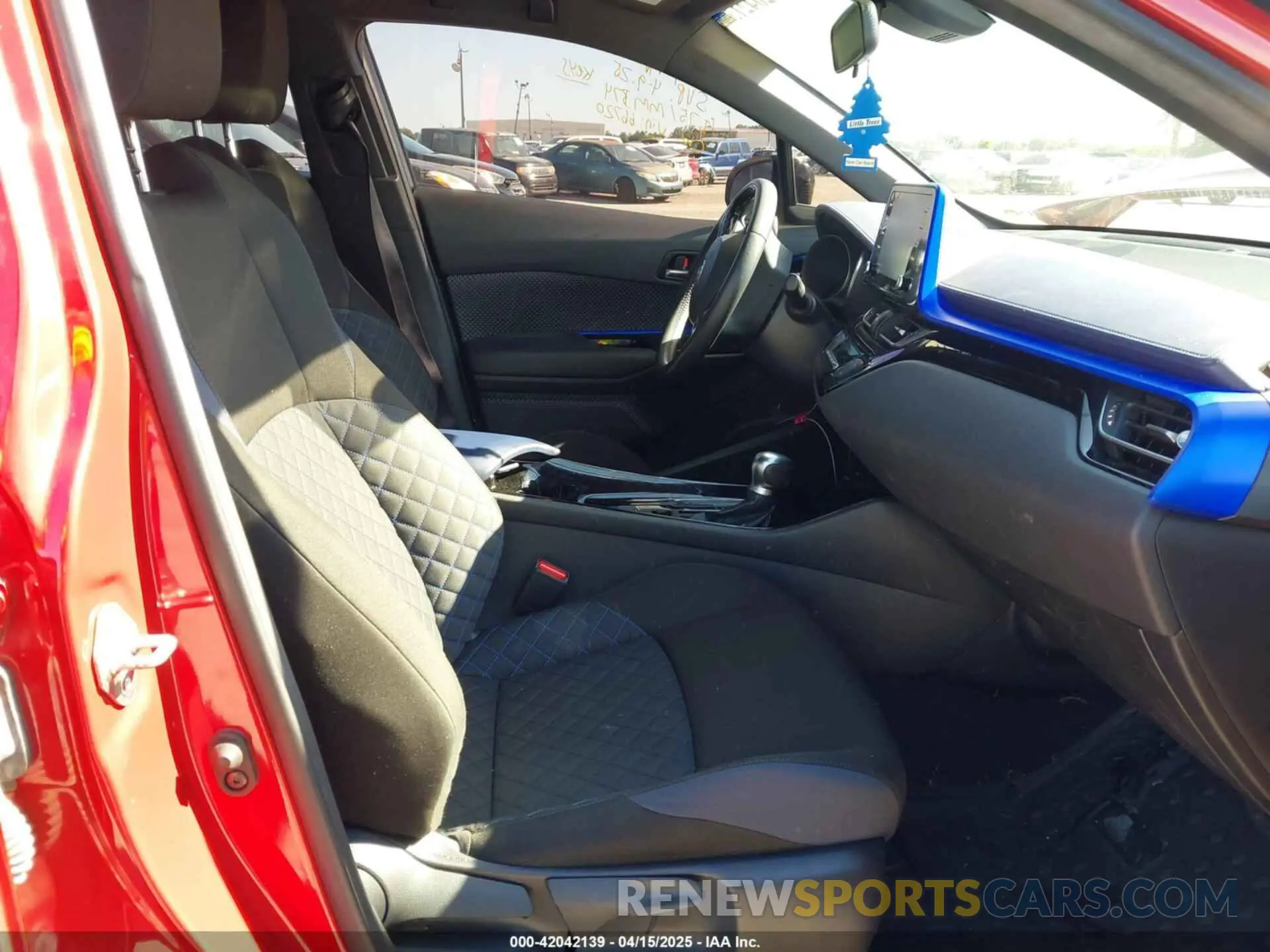 5 Photograph of a damaged car JTNKHMBX3L1066720 TOYOTA C-HR 2020