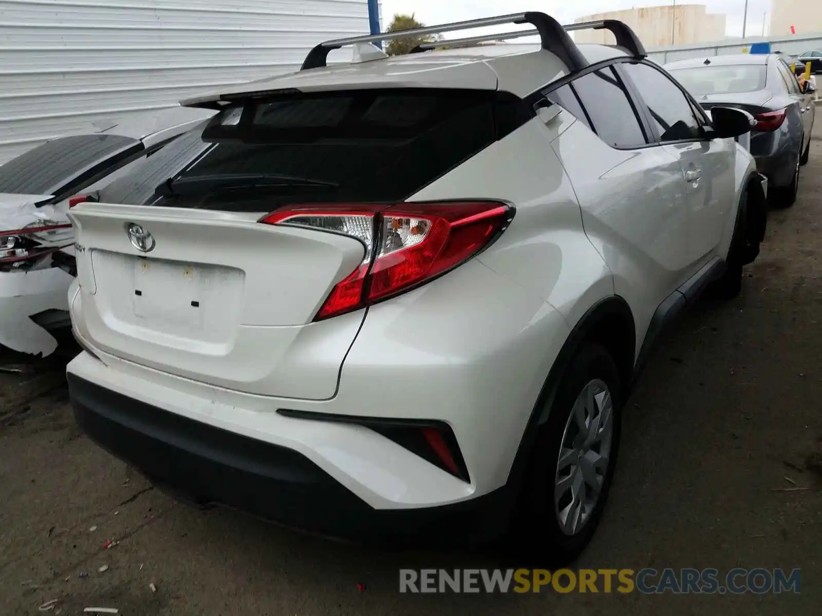 4 Photograph of a damaged car JTNKHMBX3L1067382 TOYOTA C-HR 2020