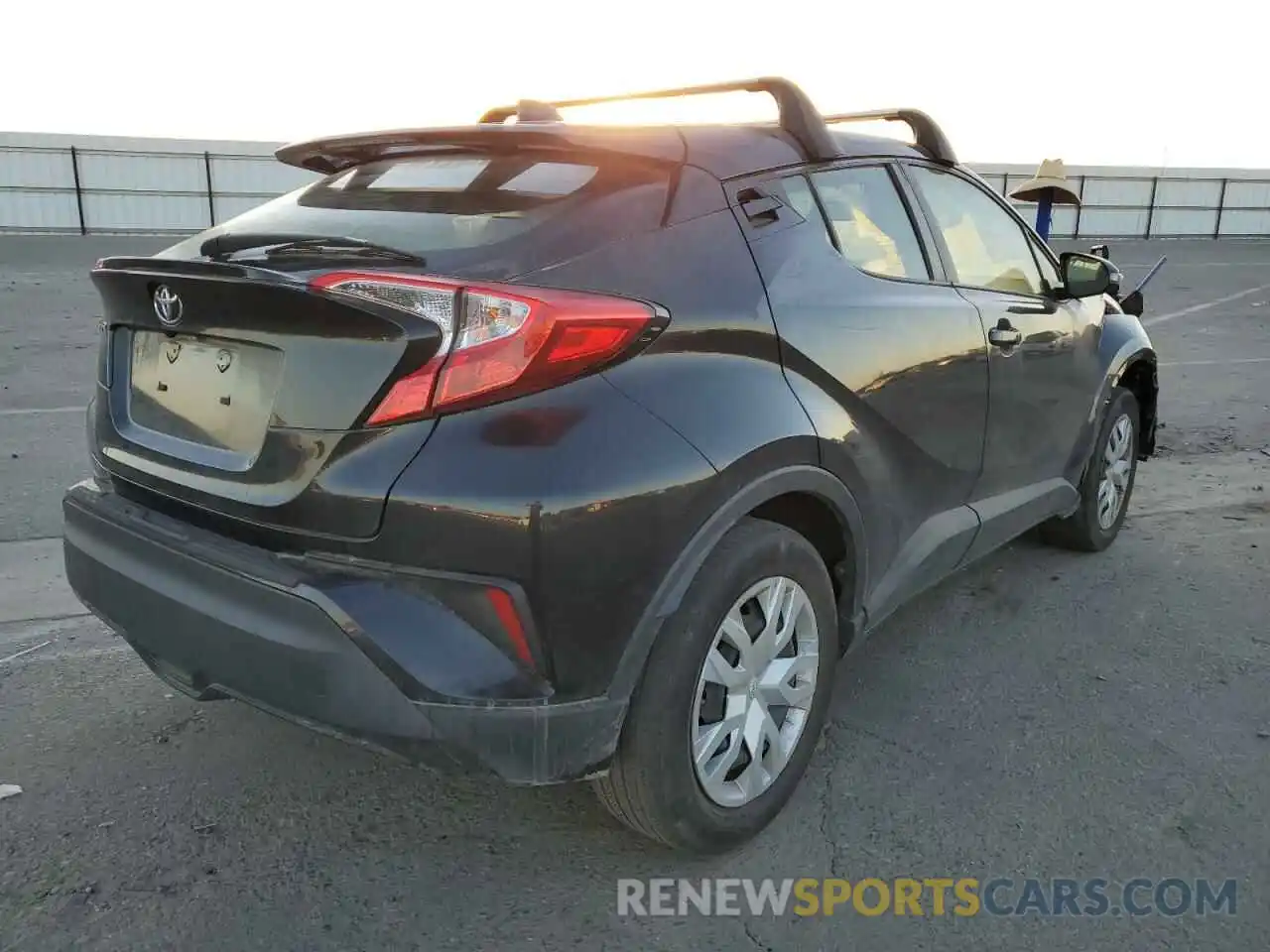 4 Photograph of a damaged car JTNKHMBX3L1069570 TOYOTA C-HR 2020