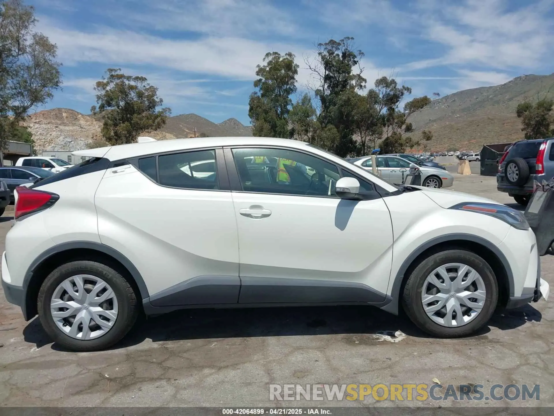 13 Photograph of a damaged car JTNKHMBX3L1074882 TOYOTA C-HR 2020