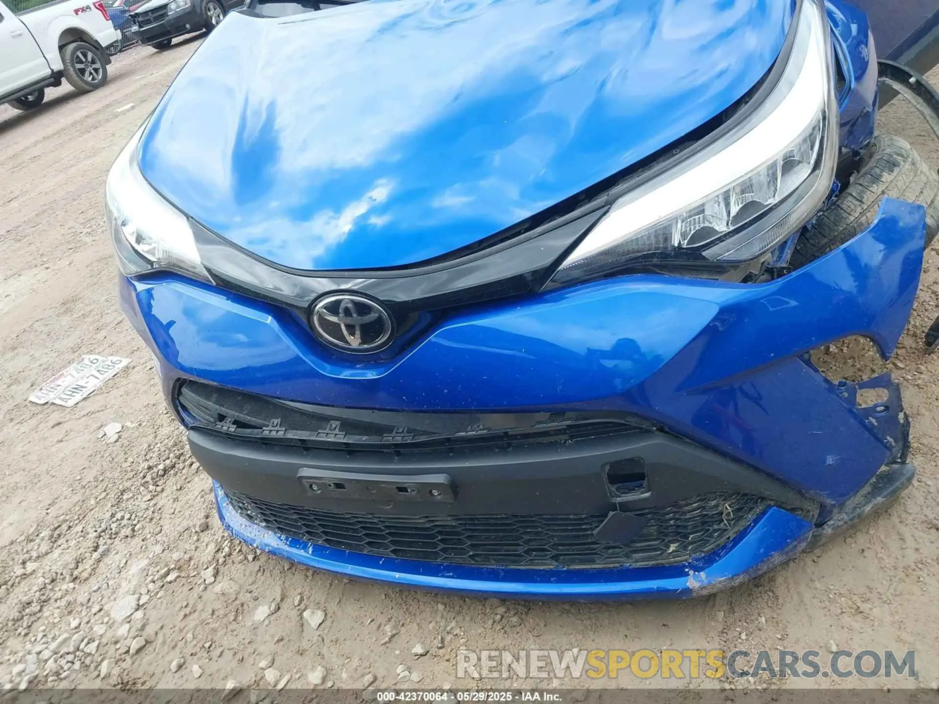 6 Photograph of a damaged car JTNKHMBX3L1080844 TOYOTA C-HR 2020