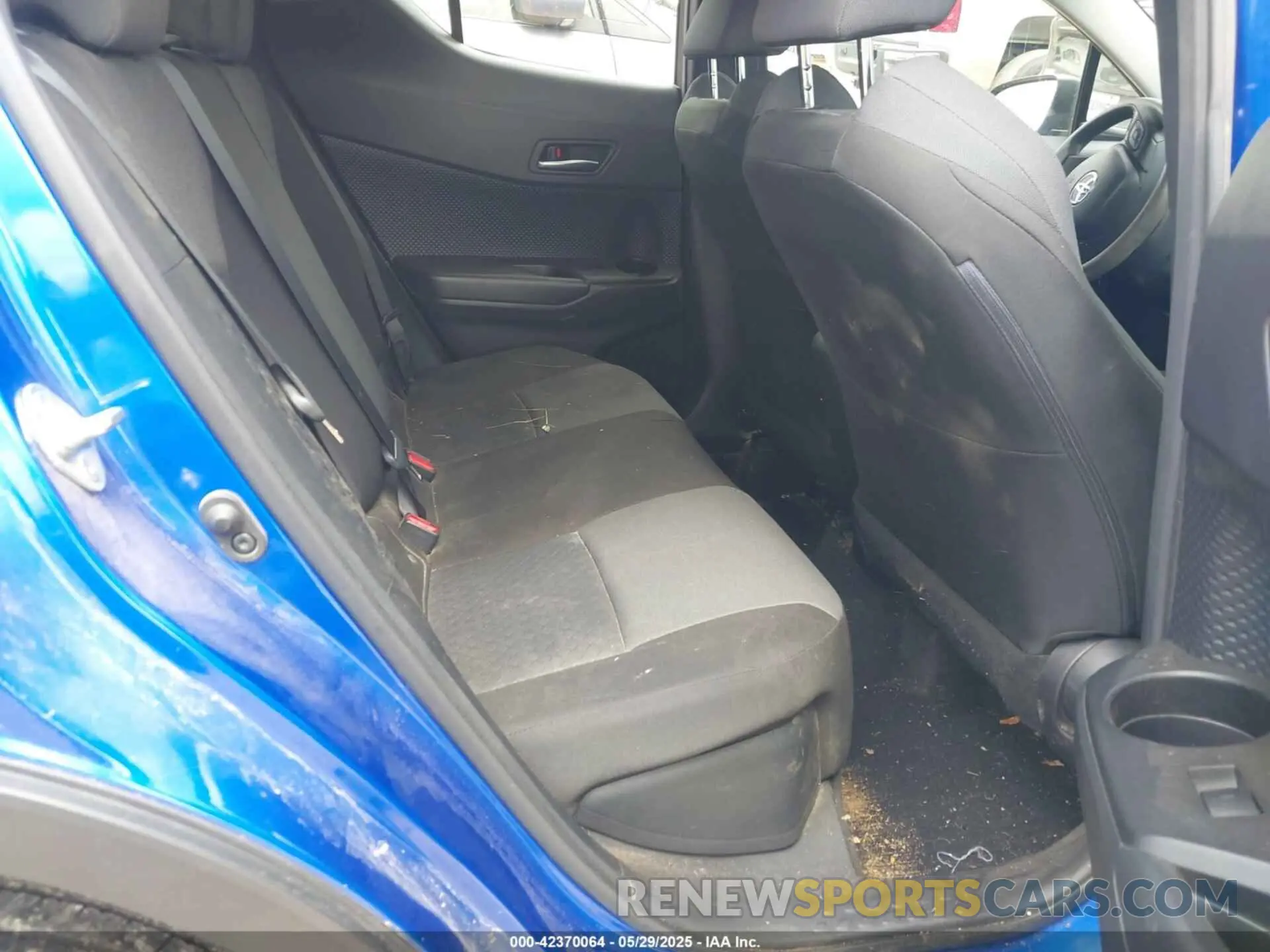 8 Photograph of a damaged car JTNKHMBX3L1080844 TOYOTA C-HR 2020