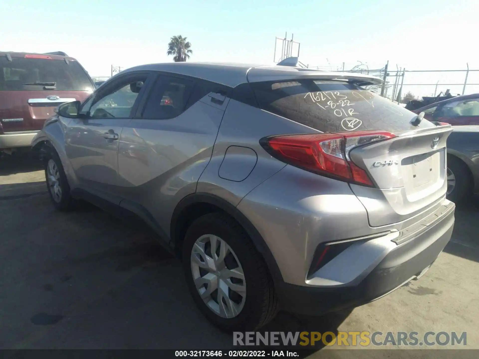 3 Photograph of a damaged car JTNKHMBX3L1081010 TOYOTA C-HR 2020