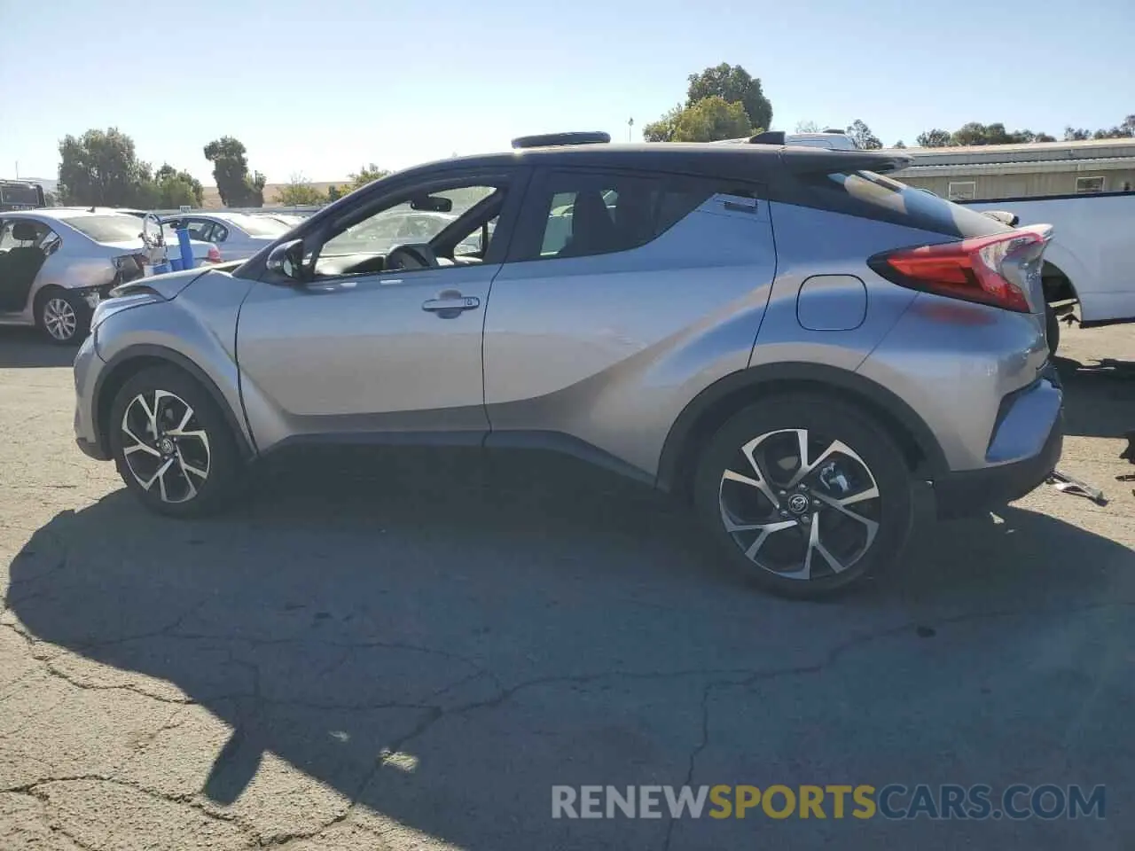 2 Photograph of a damaged car JTNKHMBX4L1064121 TOYOTA C-HR 2020