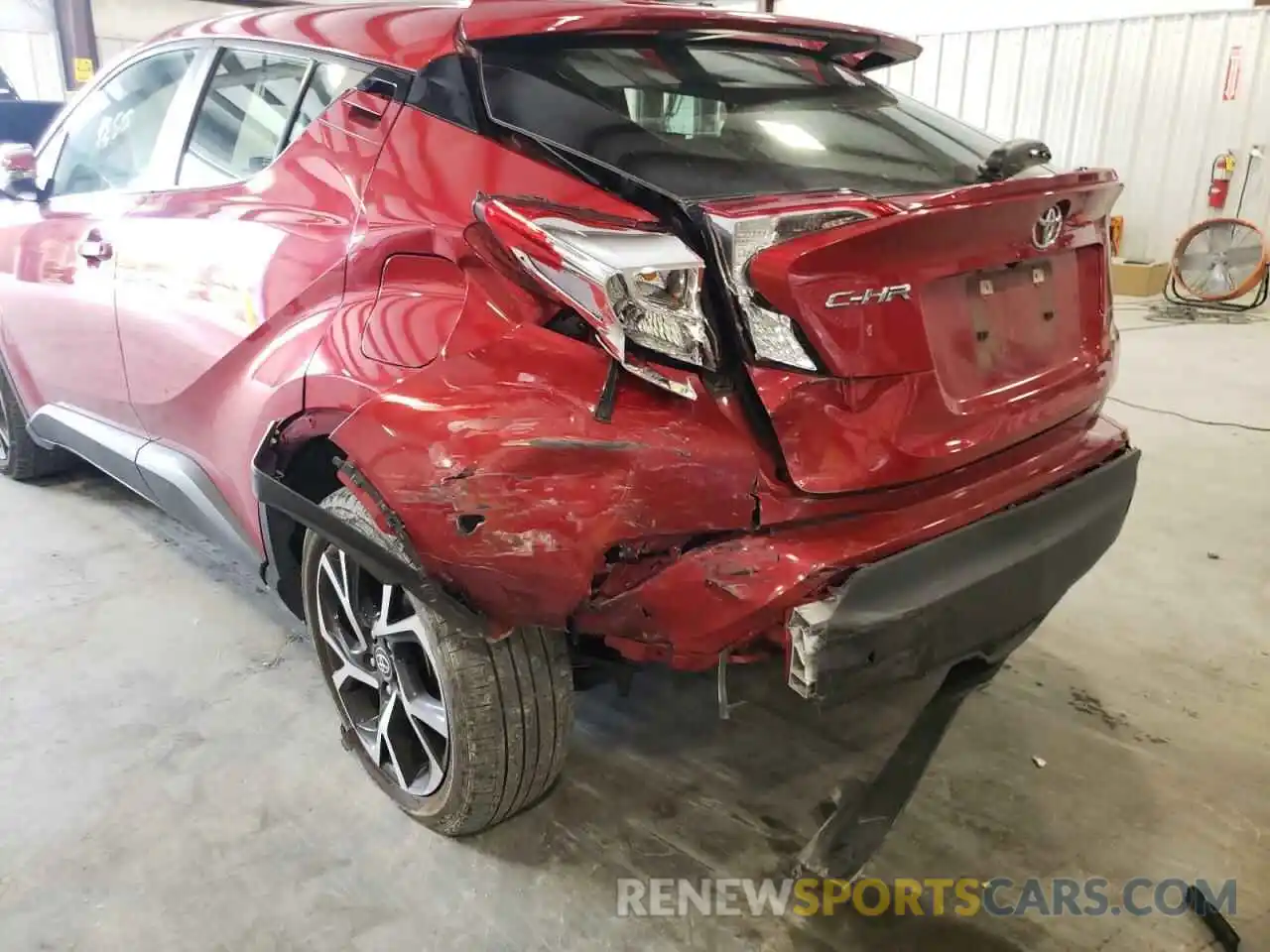 9 Photograph of a damaged car JTNKHMBX4L1065351 TOYOTA C-HR 2020