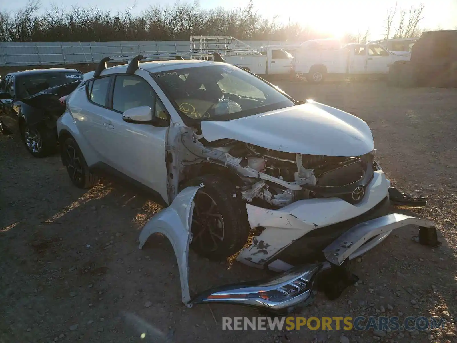 1 Photograph of a damaged car JTNKHMBX4L1067407 TOYOTA C-HR 2020