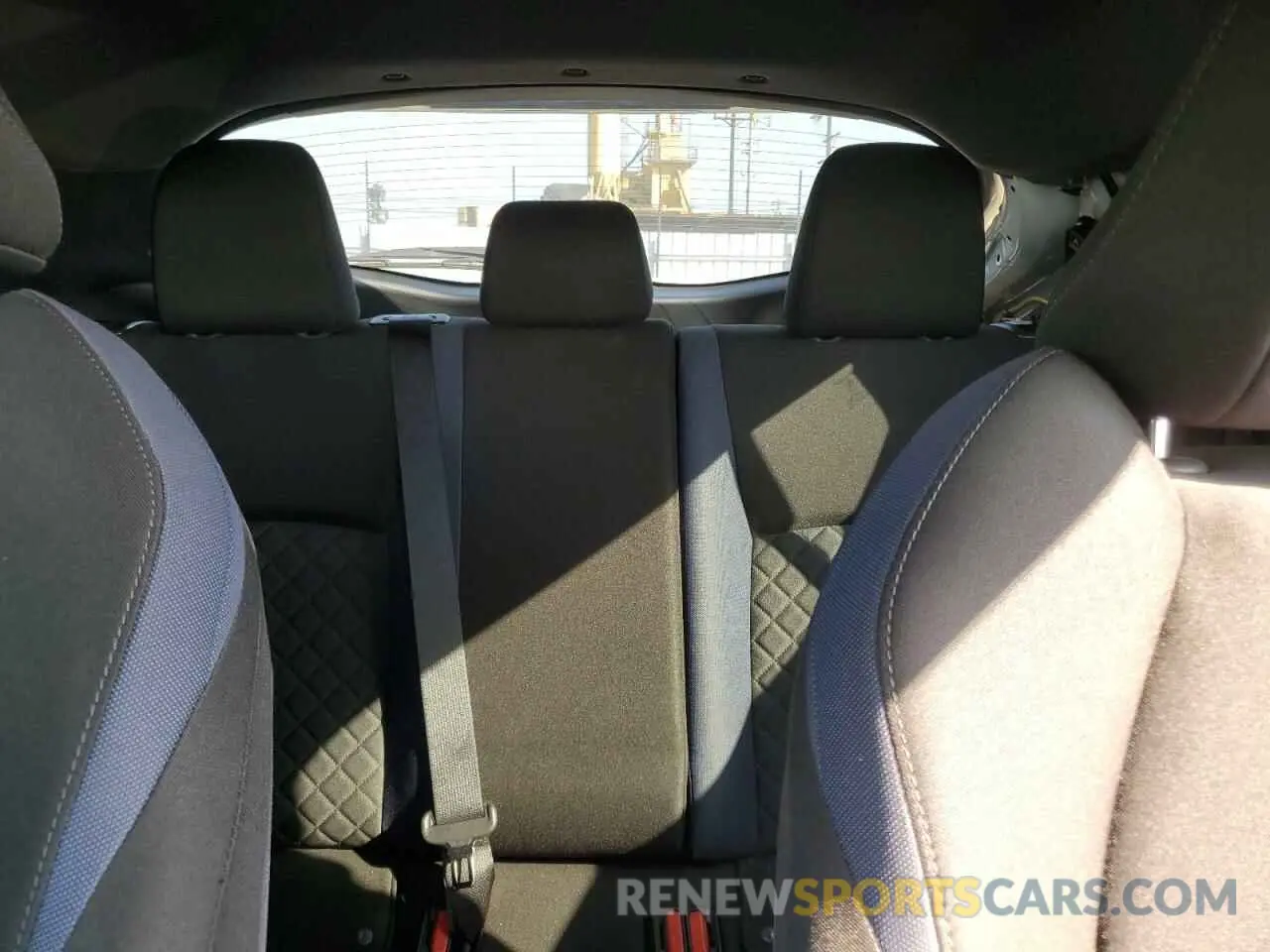 10 Photograph of a damaged car JTNKHMBX4L1070484 TOYOTA C-HR 2020