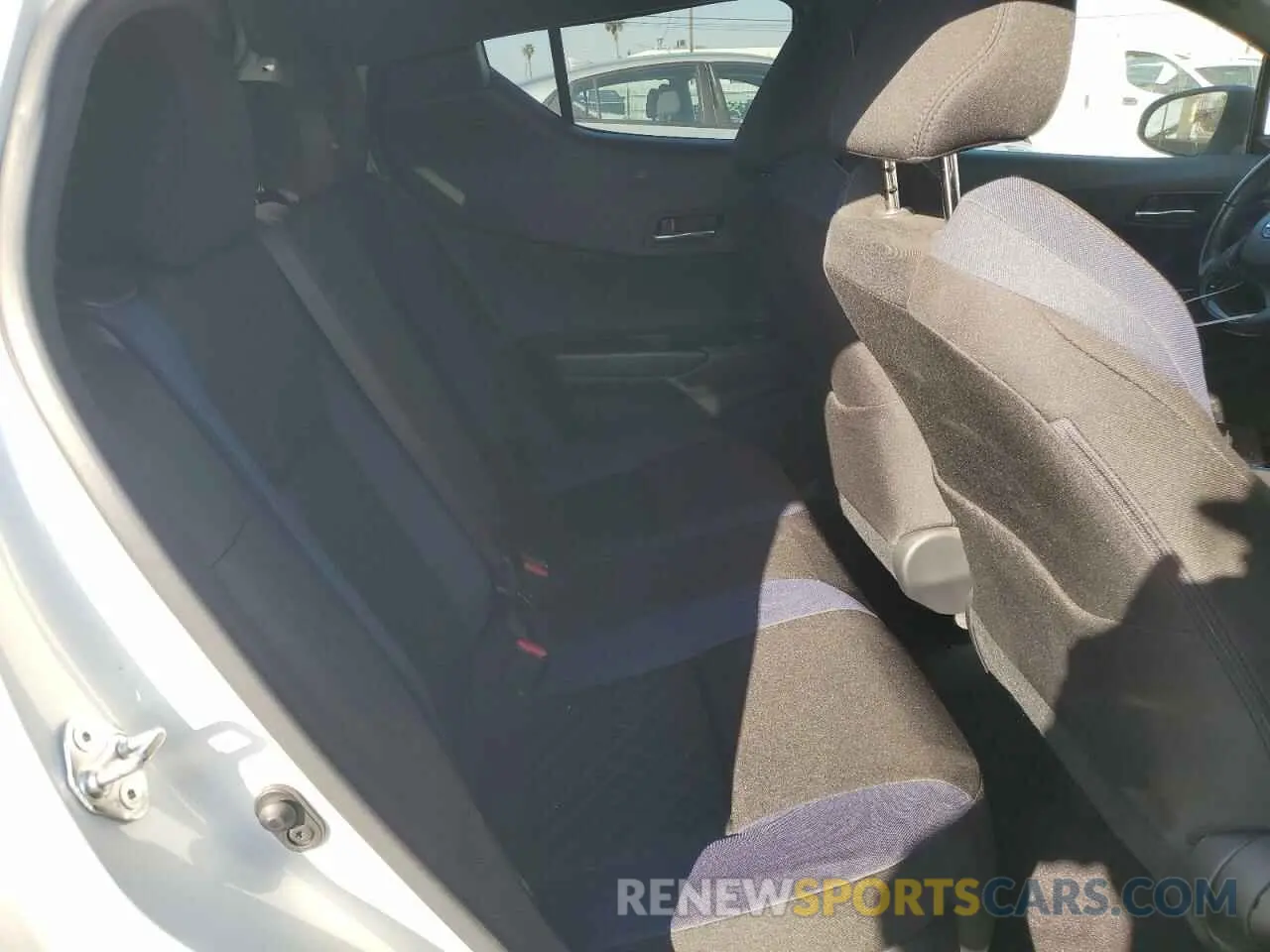 11 Photograph of a damaged car JTNKHMBX4L1070484 TOYOTA C-HR 2020