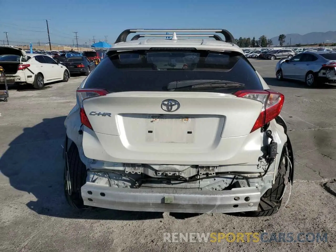 6 Photograph of a damaged car JTNKHMBX4L1070484 TOYOTA C-HR 2020