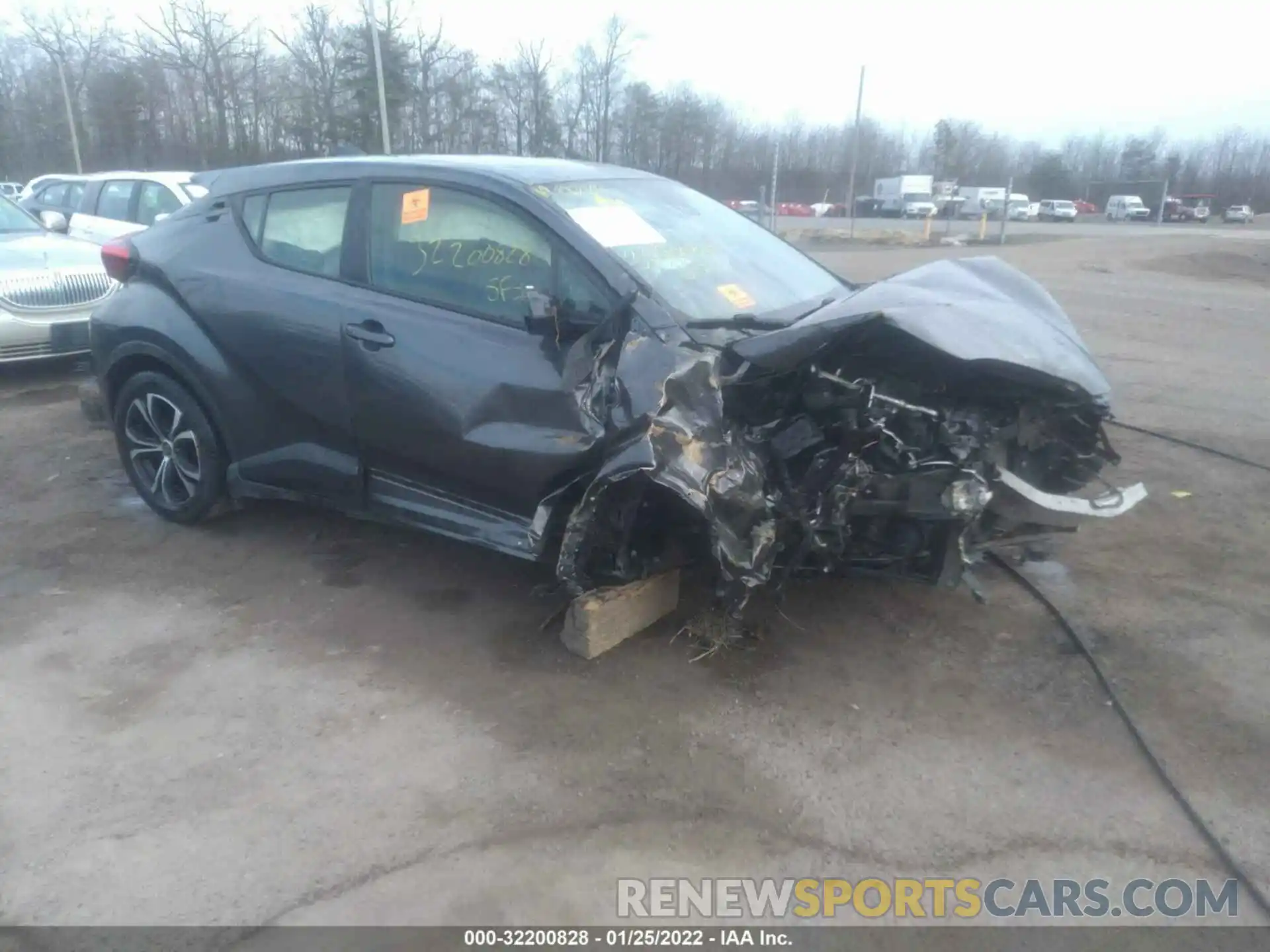 1 Photograph of a damaged car JTNKHMBX4L1072199 TOYOTA C-HR 2020