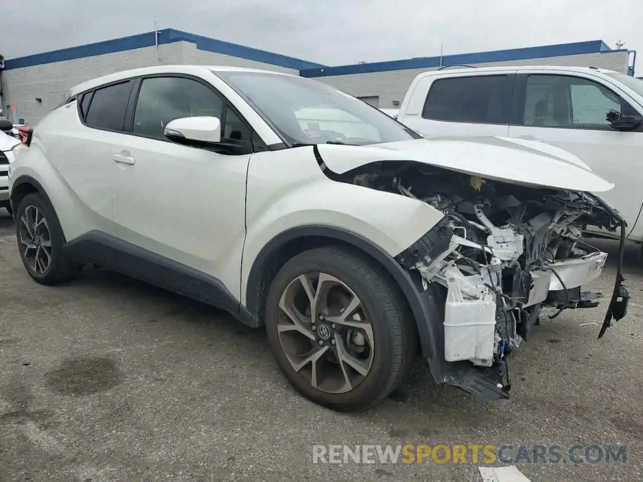 4 Photograph of a damaged car JTNKHMBX4L1078696 TOYOTA C-HR 2020